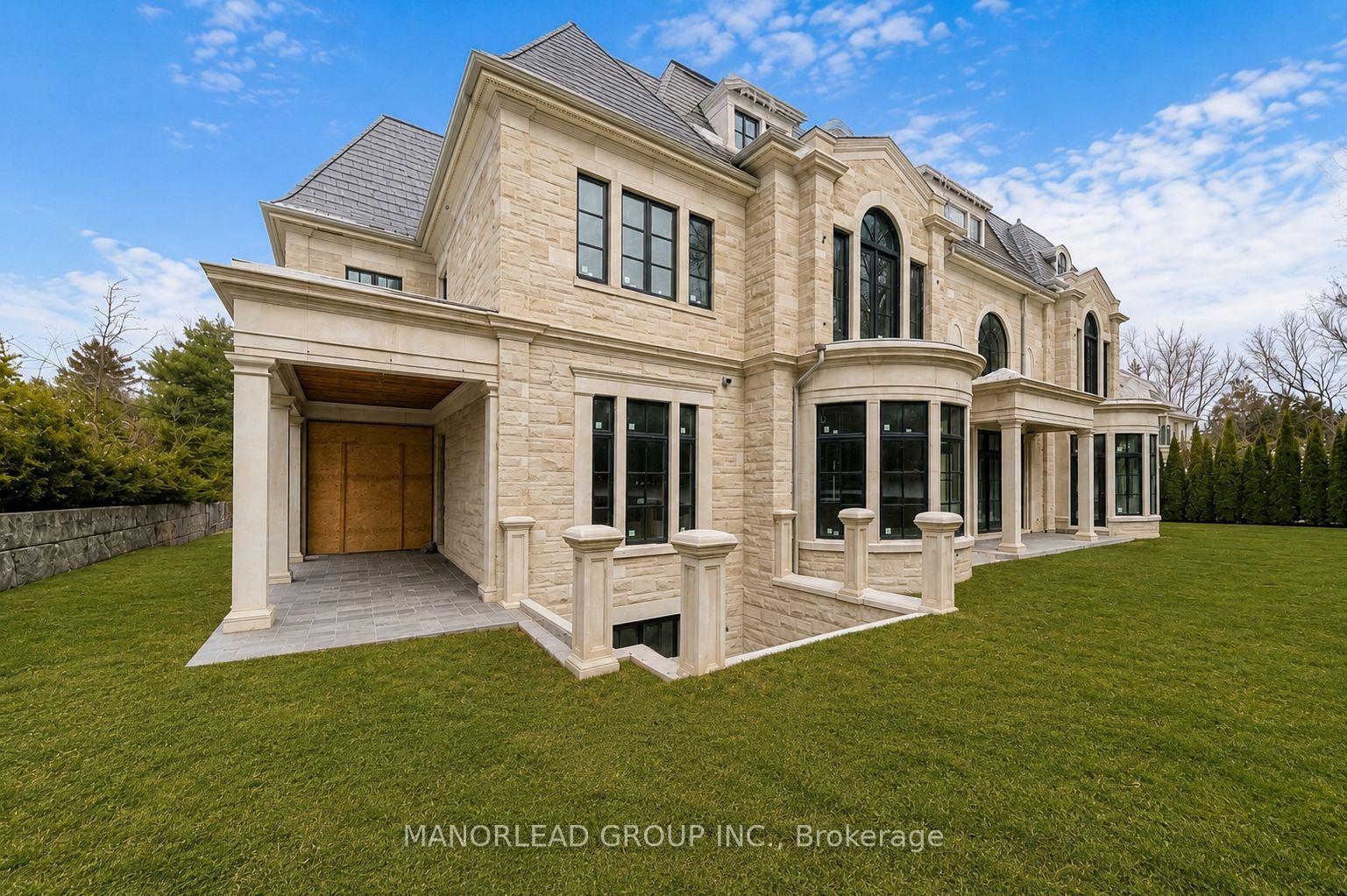 Photo 2 of 19 Royal Oak Drive, North York, Bridle Path-Sunnybrook-York Mills — HOMEH