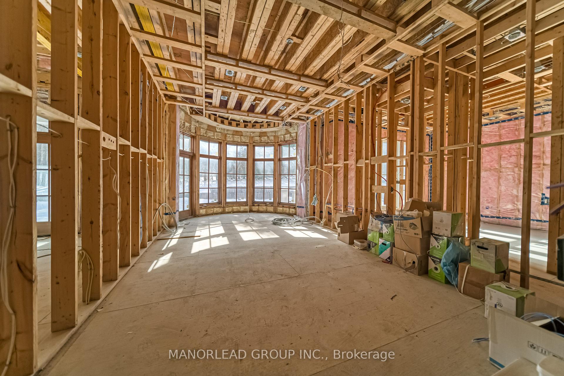 Photo 3 of 19 Royal Oak Drive, North York, Bridle Path-Sunnybrook-York Mills — HOMEH