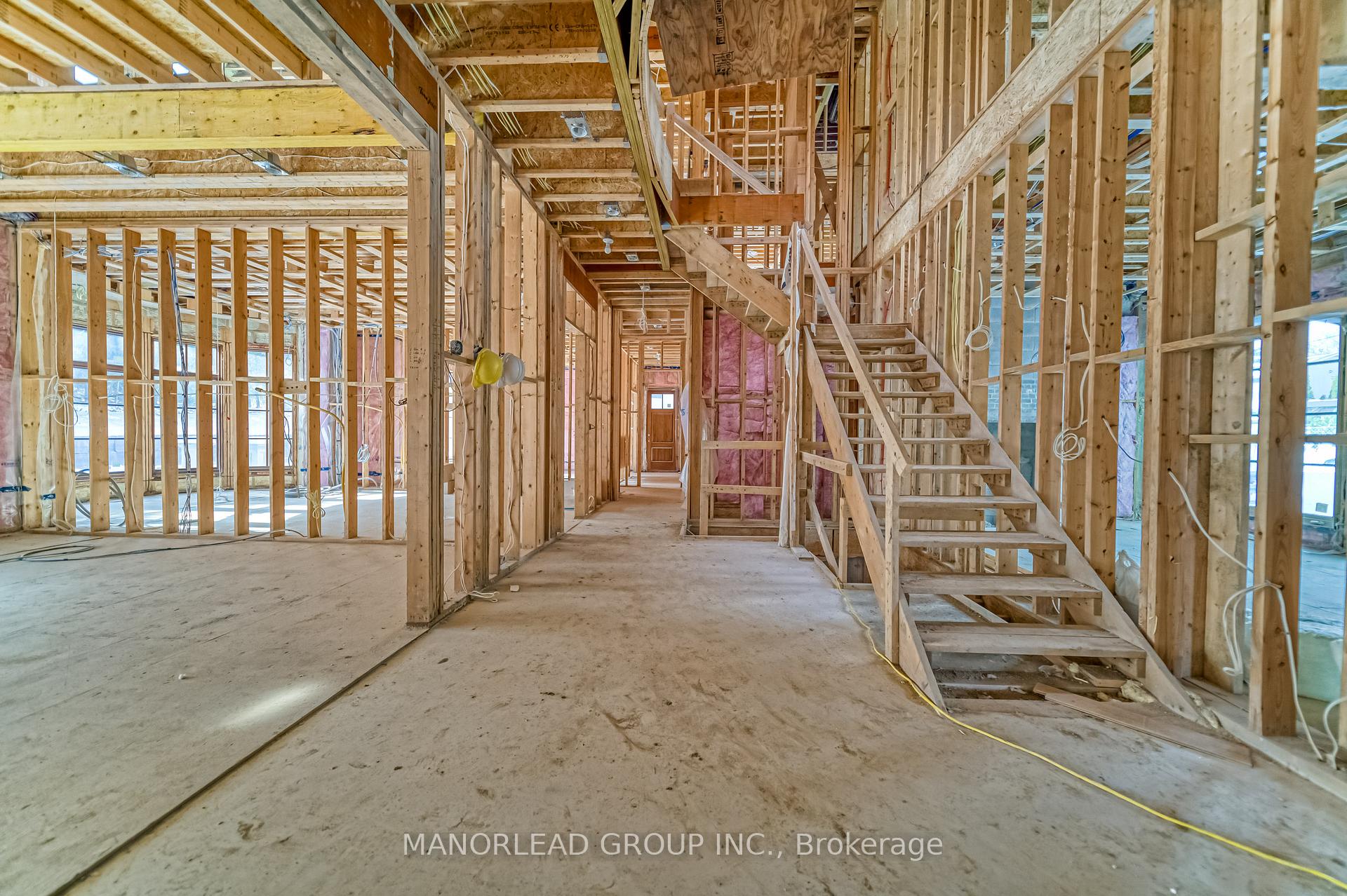 Photo 9 of 19 Royal Oak Drive, North York, Bridle Path-Sunnybrook-York Mills — HOMEH