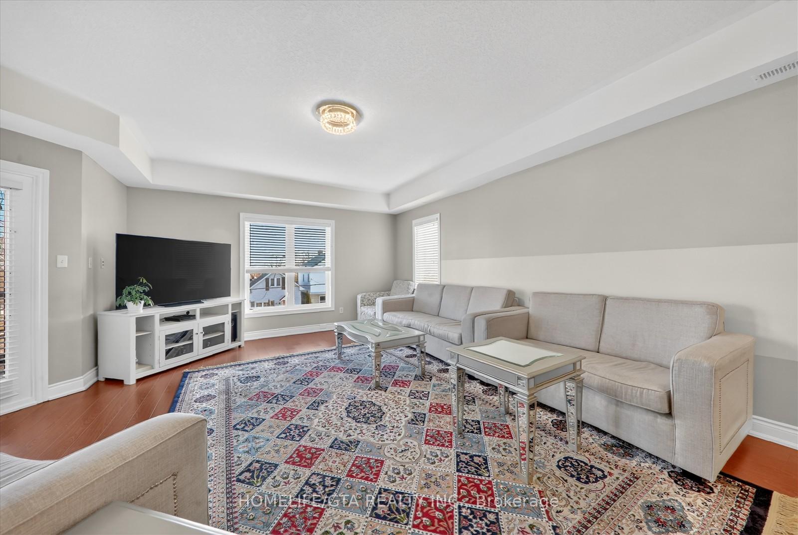 Photo 11 of 368 Pine Avenue, Oshawa, Vanier — HOMEH