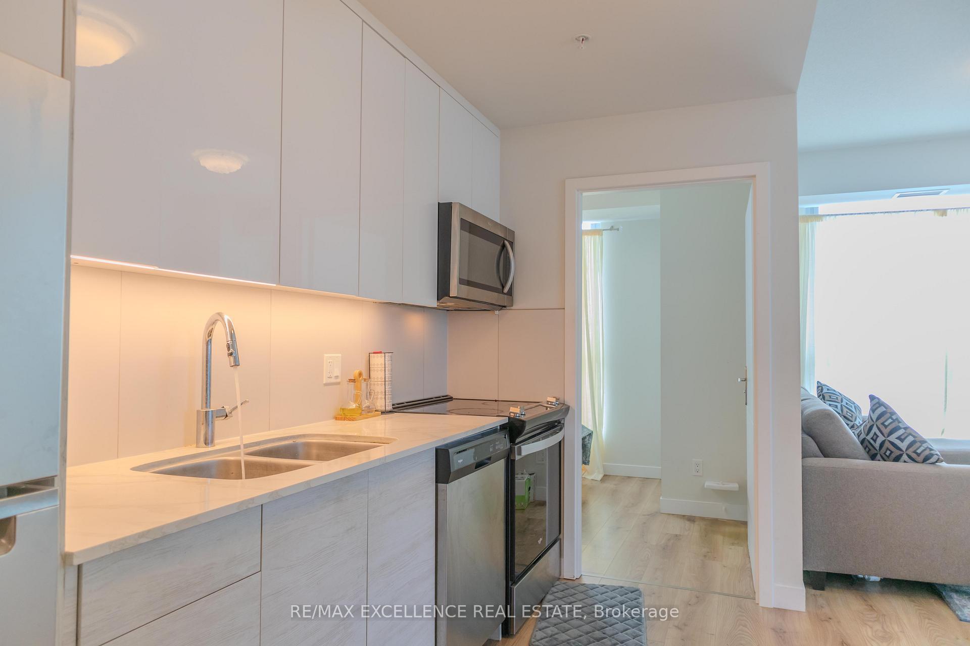 Photo 9 of Unit 2702, 60 Frederick Street W, Kitchener, Civic Centre — HOMEH