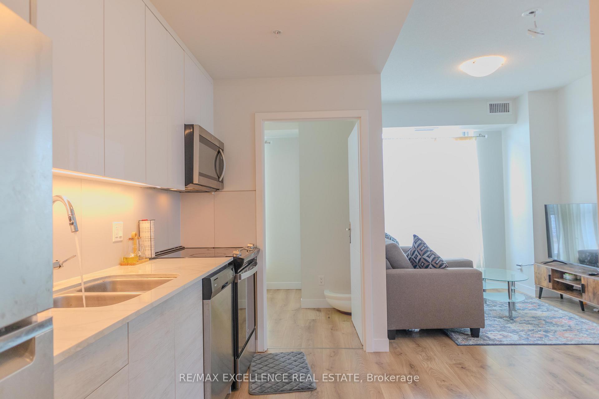 Photo 11 of Unit 2702, 60 Frederick Street W, Kitchener, Civic Centre — HOMEH