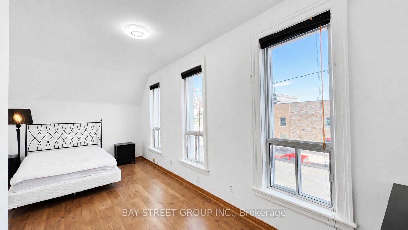 Photo 7 of Unit 204, 66 Maple Avenue, Barrie, City Centre — HOMEH