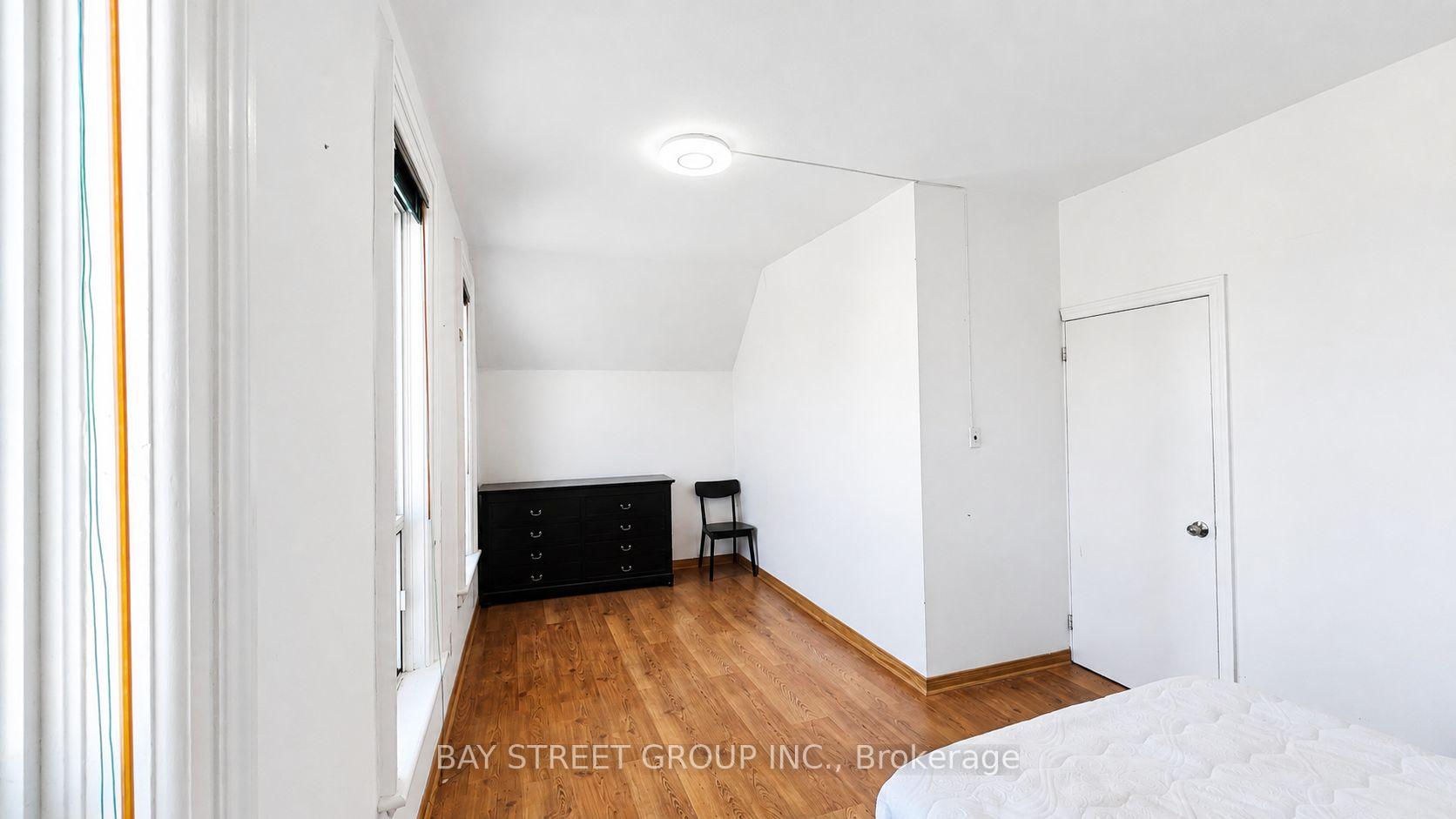 Photo 10 of Unit 204, 66 Maple Avenue, Barrie, City Centre — HOMEH