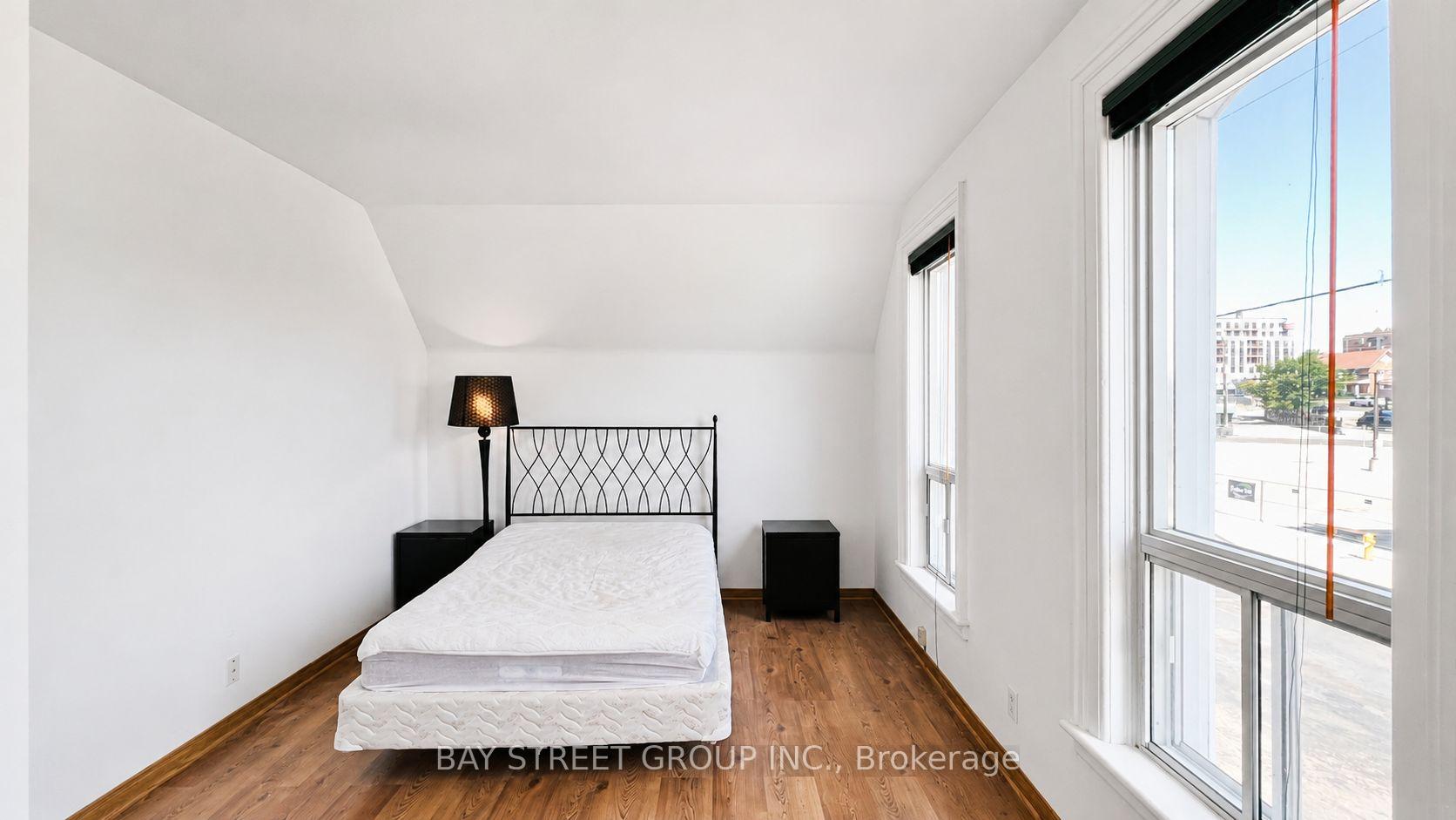 Photo 11 of Unit 204, 66 Maple Avenue, Barrie, City Centre — HOMEH