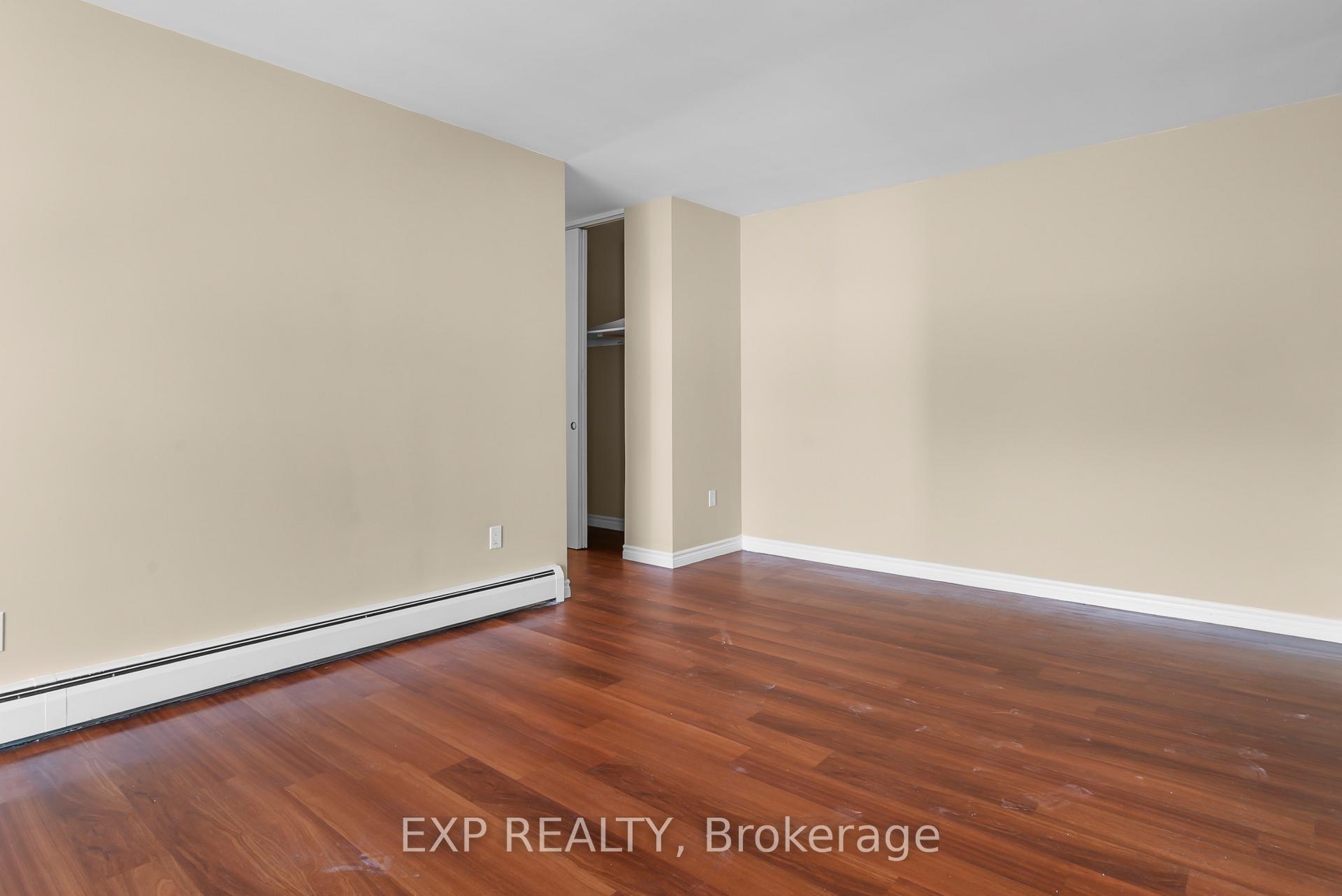 Photo 6 of Unit 5, 4663 Huron Street, Niagara Falls, Downtown — HOMEH