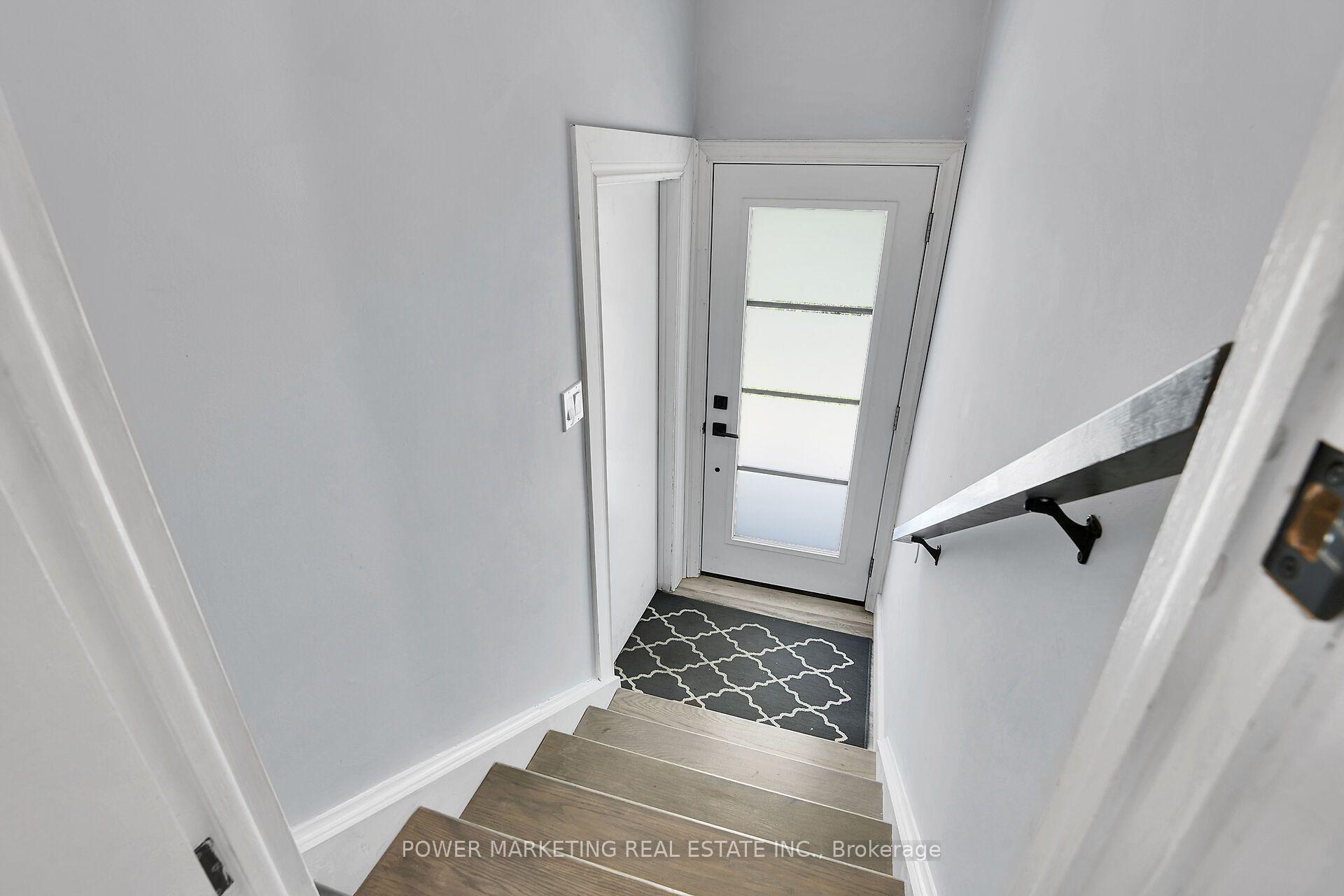 Photo 7 of Unit A, 35 Tauvette Street, Ottawa, Blackburn Hamlet — HOMEH