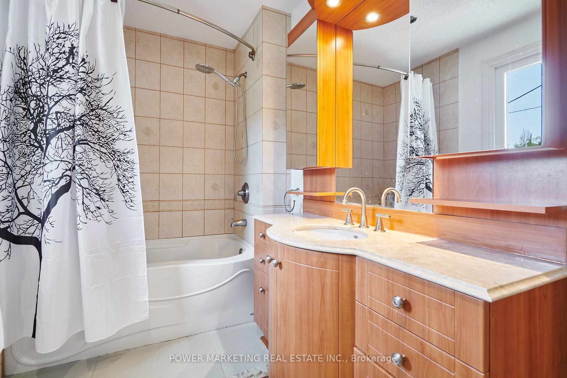 Photo 16 of Unit A, 35 Tauvette Street, Ottawa, Blackburn Hamlet — HOMEH