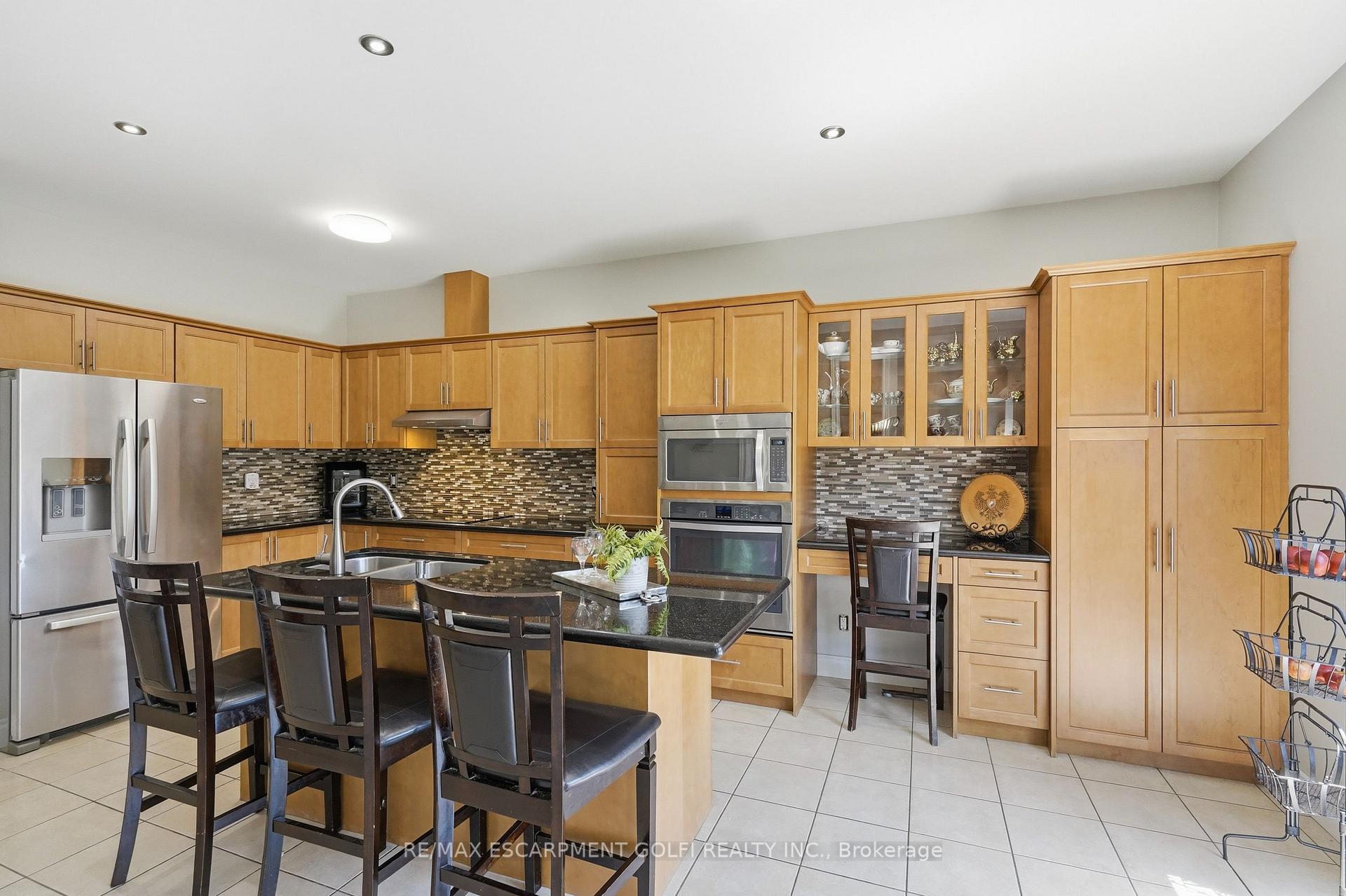 Photo 11 of 471 Old Mud Street, Hamilton, Stoney Creek — HOMEH