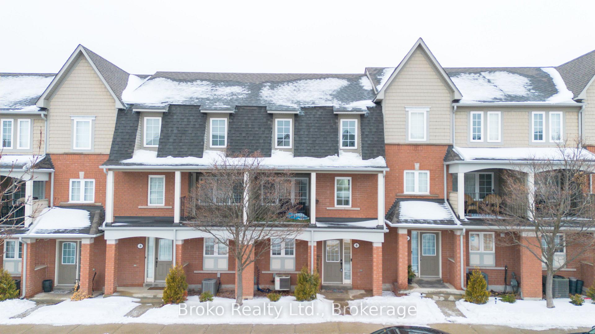 Photo 3 of Unit 4, 2360 Parkhaven Boulevard, Oakville, River Oaks — HOMEH