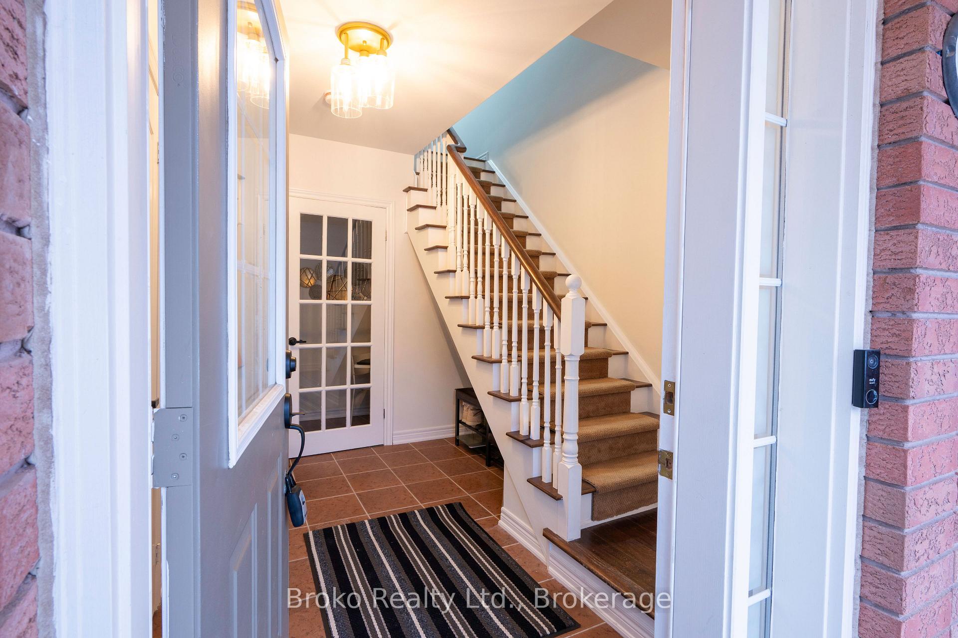 Photo 5 of Unit 4, 2360 Parkhaven Boulevard, Oakville, River Oaks — HOMEH