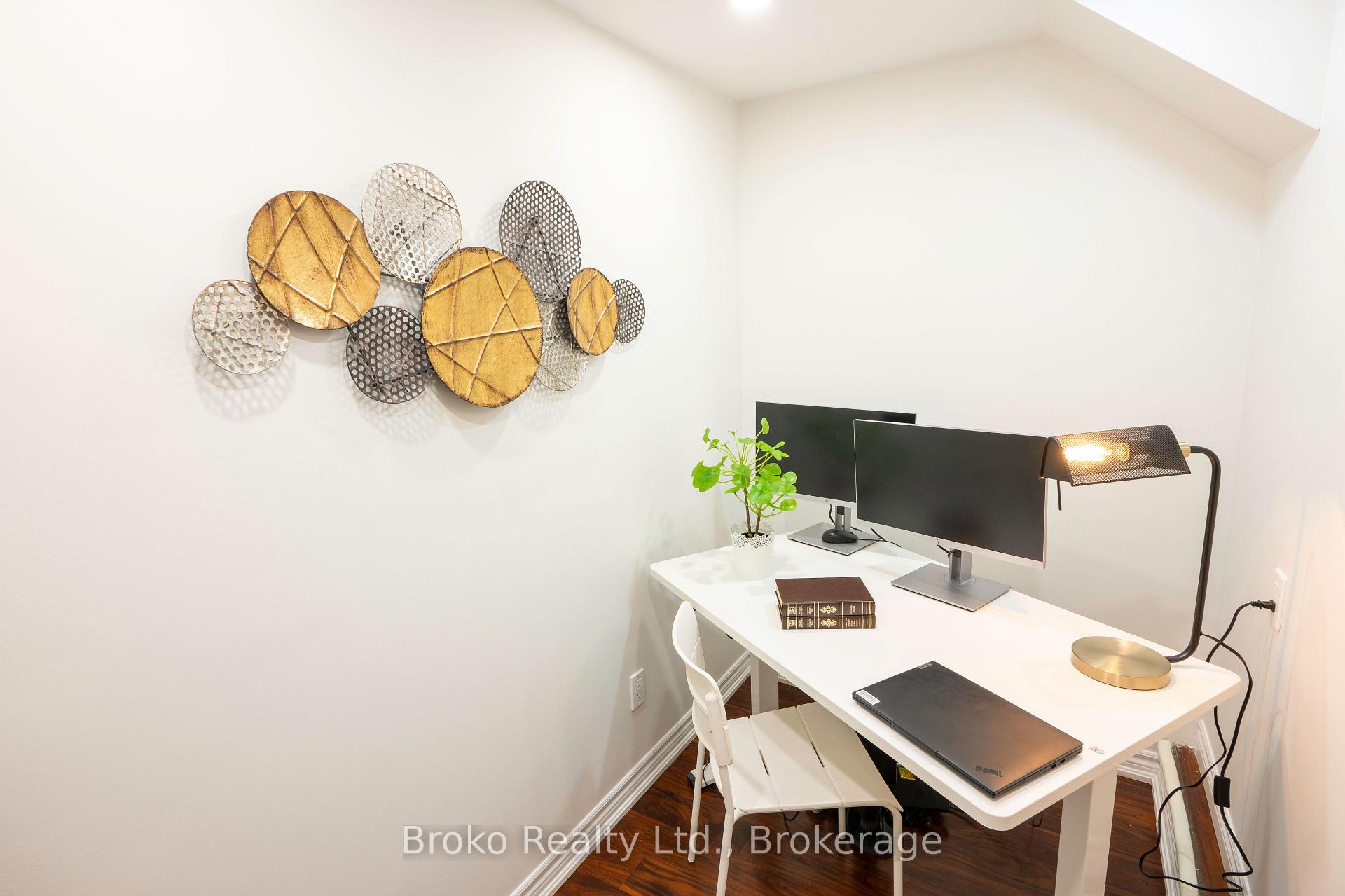 Photo 7 of Unit 4, 2360 Parkhaven Boulevard, Oakville, River Oaks — HOMEH