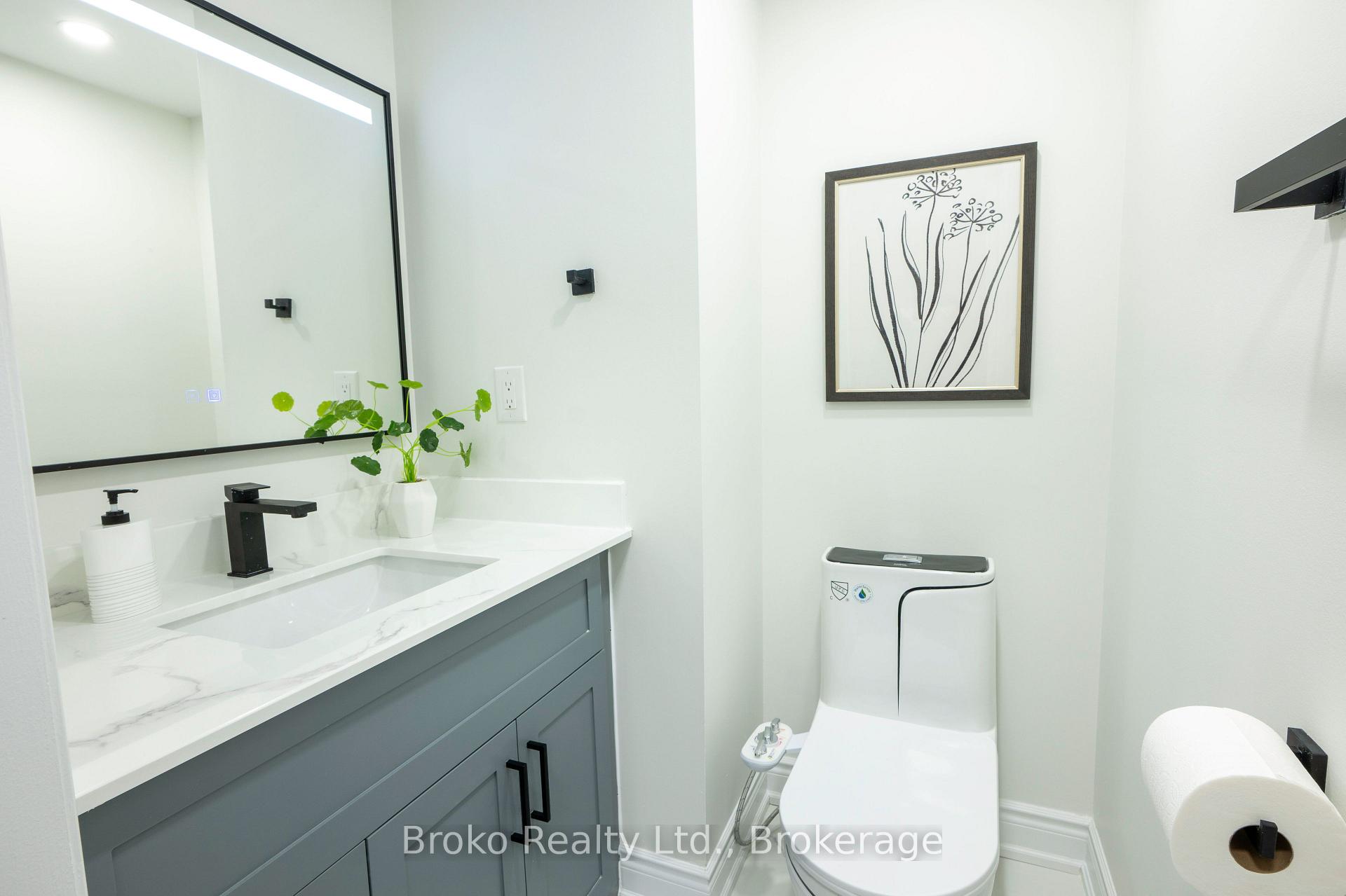 Photo 8 of Unit 4, 2360 Parkhaven Boulevard, Oakville, River Oaks — HOMEH