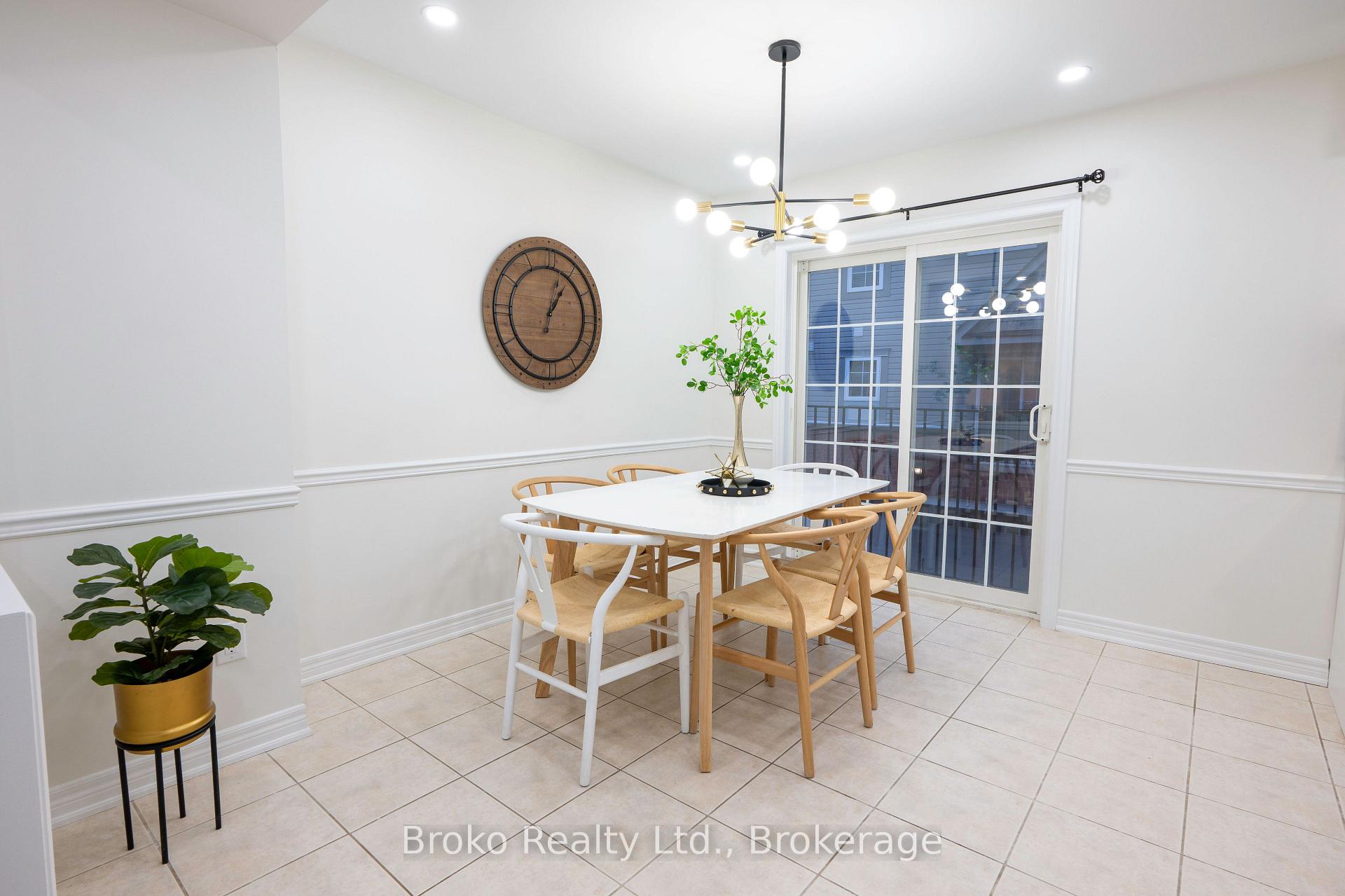 Photo 11 of Unit 4, 2360 Parkhaven Boulevard, Oakville, River Oaks — HOMEH