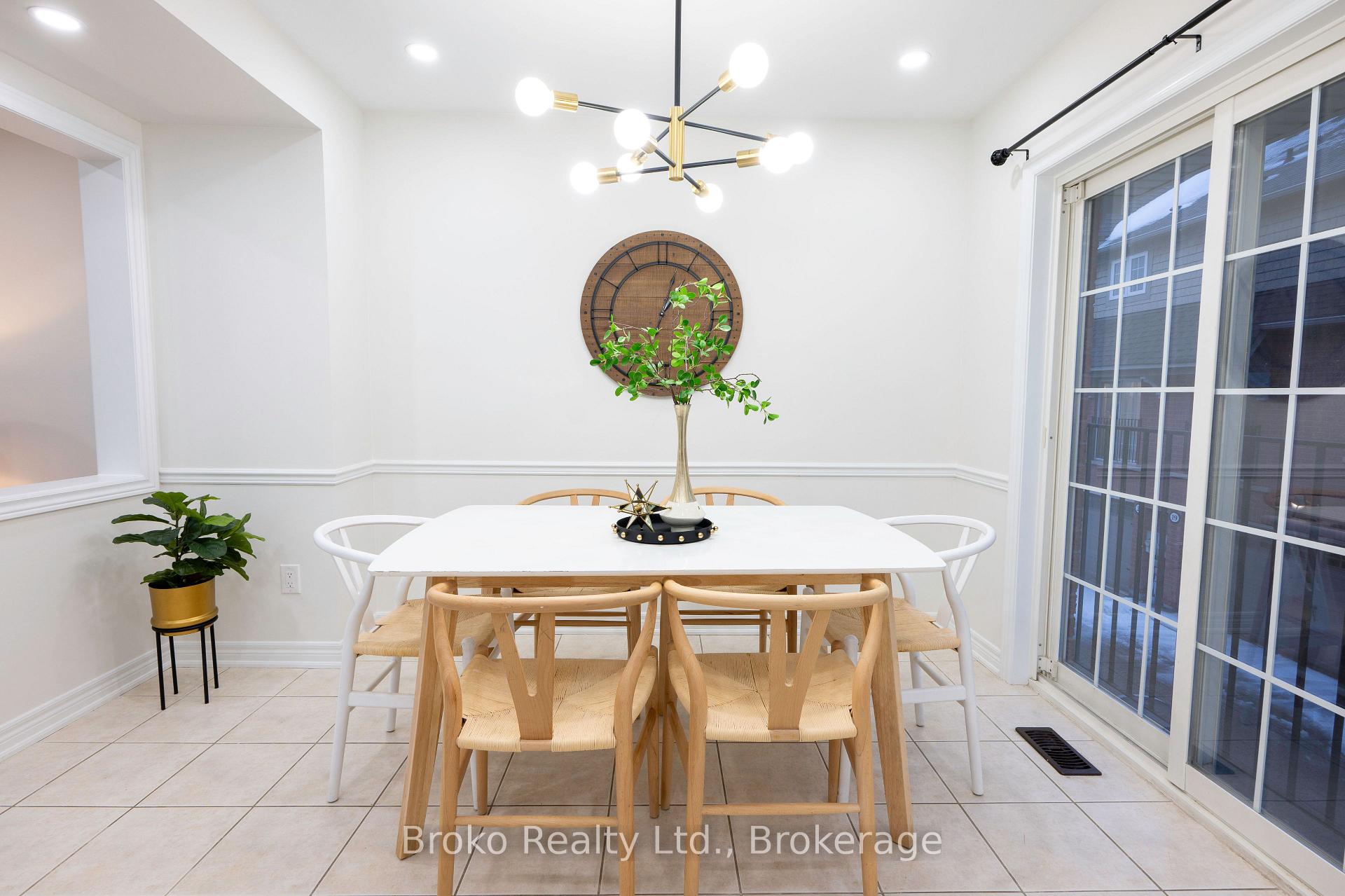 Photo 12 of Unit 4, 2360 Parkhaven Boulevard, Oakville, River Oaks — HOMEH