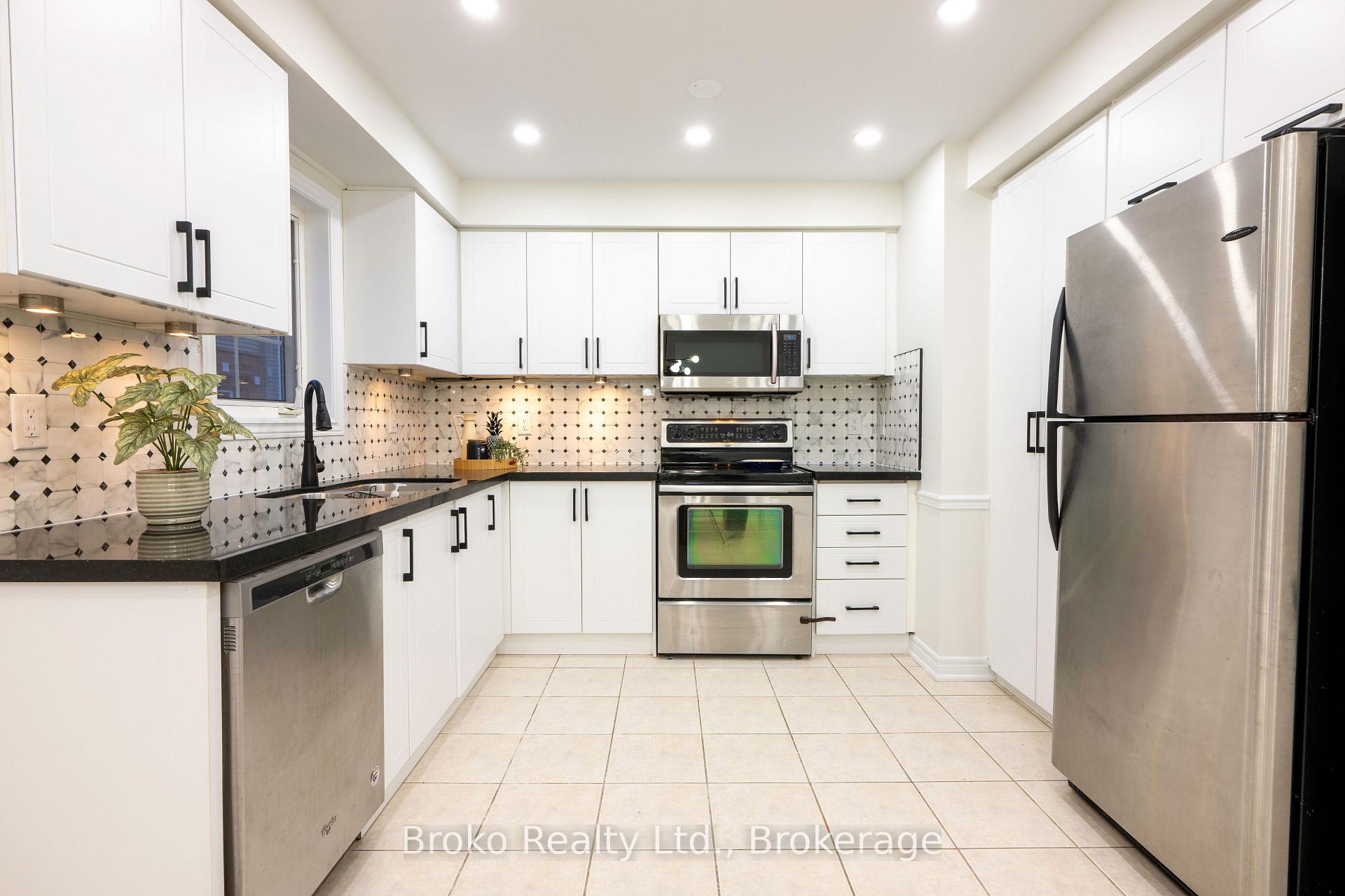 Photo 14 of Unit 4, 2360 Parkhaven Boulevard, Oakville, River Oaks — HOMEH