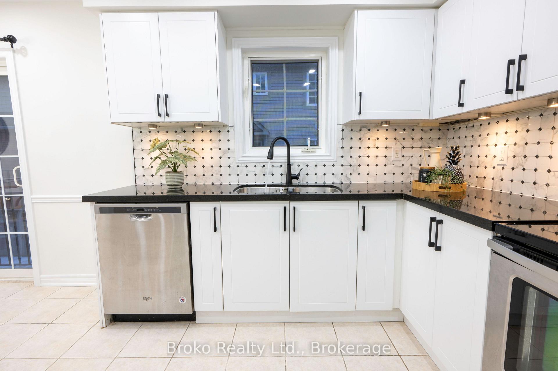 Photo 16 of Unit 4, 2360 Parkhaven Boulevard, Oakville, River Oaks — HOMEH