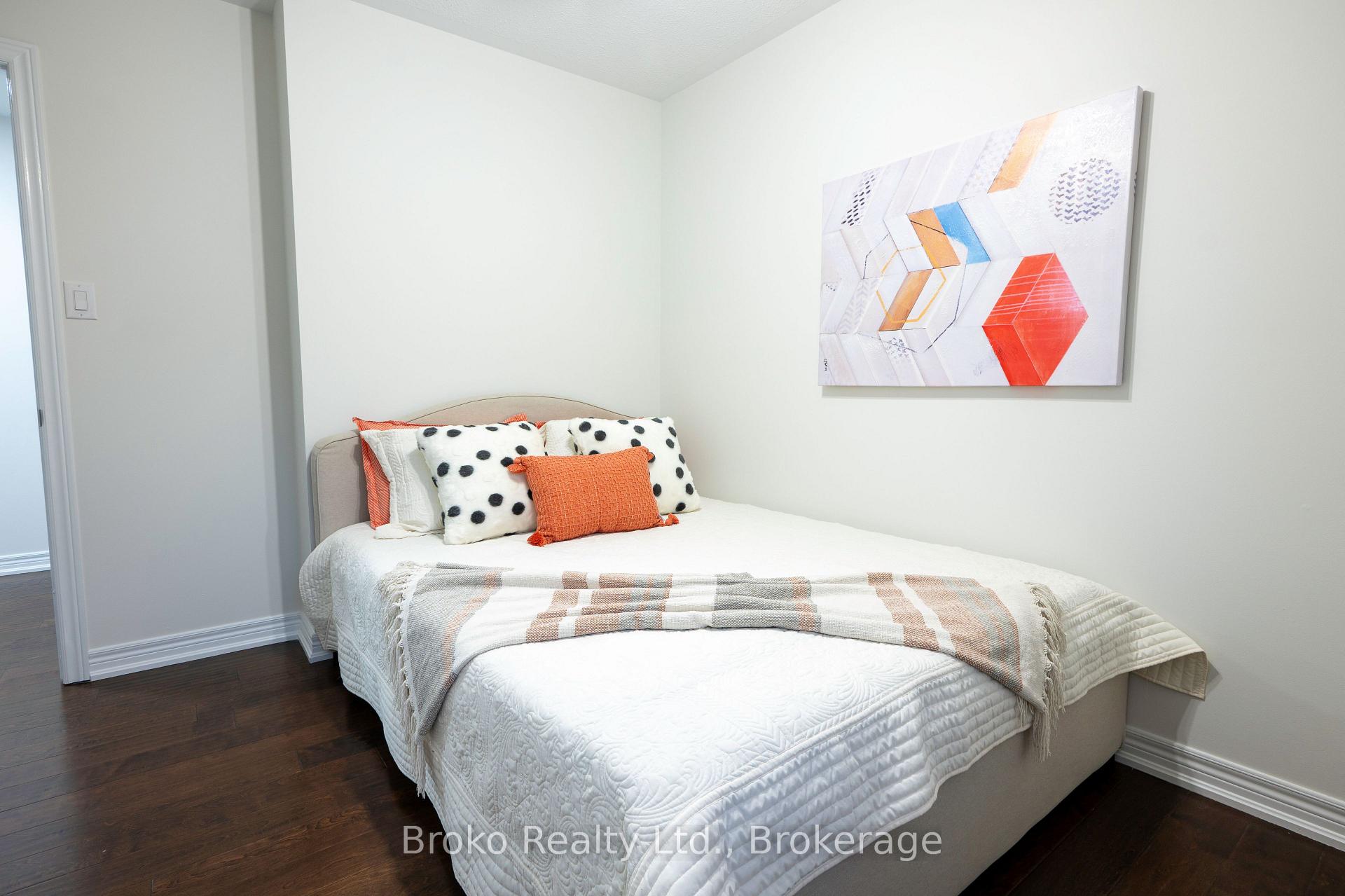 Photo 27 of Unit 4, 2360 Parkhaven Boulevard, Oakville, River Oaks — HOMEH