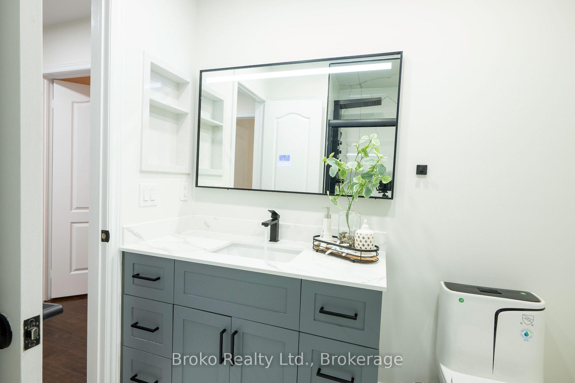 Photo 29 of Unit 4, 2360 Parkhaven Boulevard, Oakville, River Oaks — HOMEH