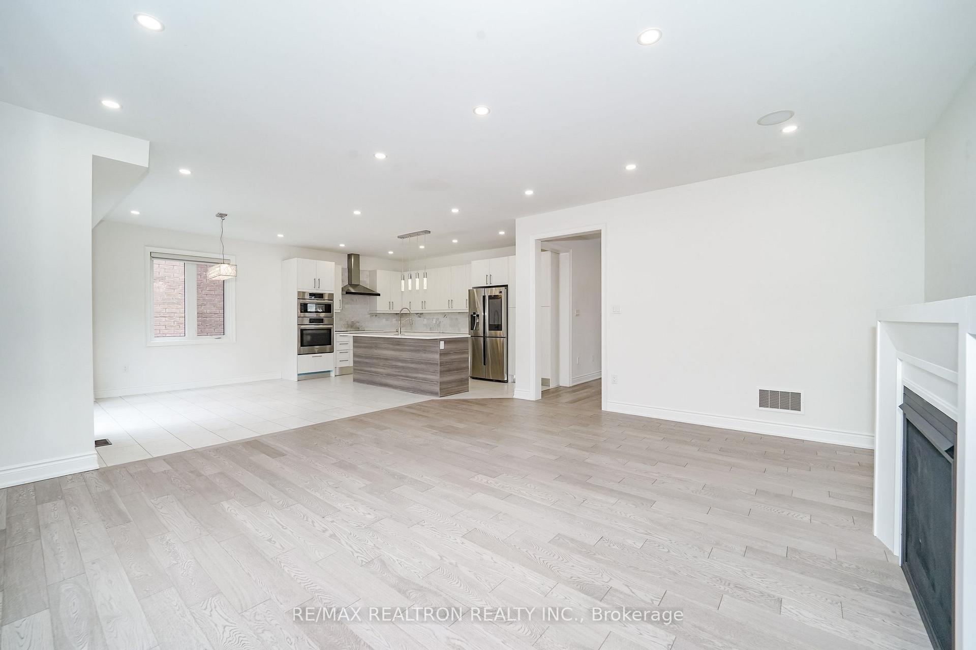 Photo 9 of 219 Lyle Drive, Clarington, Bowmanville — HOMEH