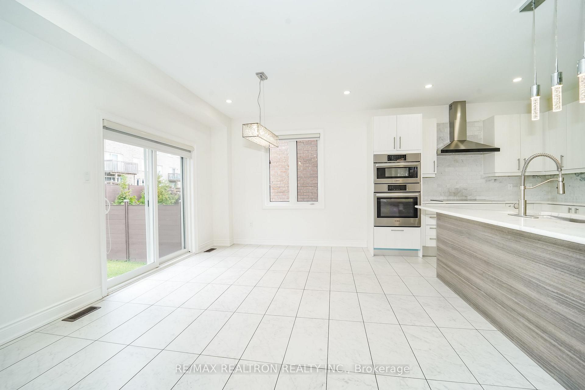 Photo 10 of 219 Lyle Drive, Clarington, Bowmanville — HOMEH