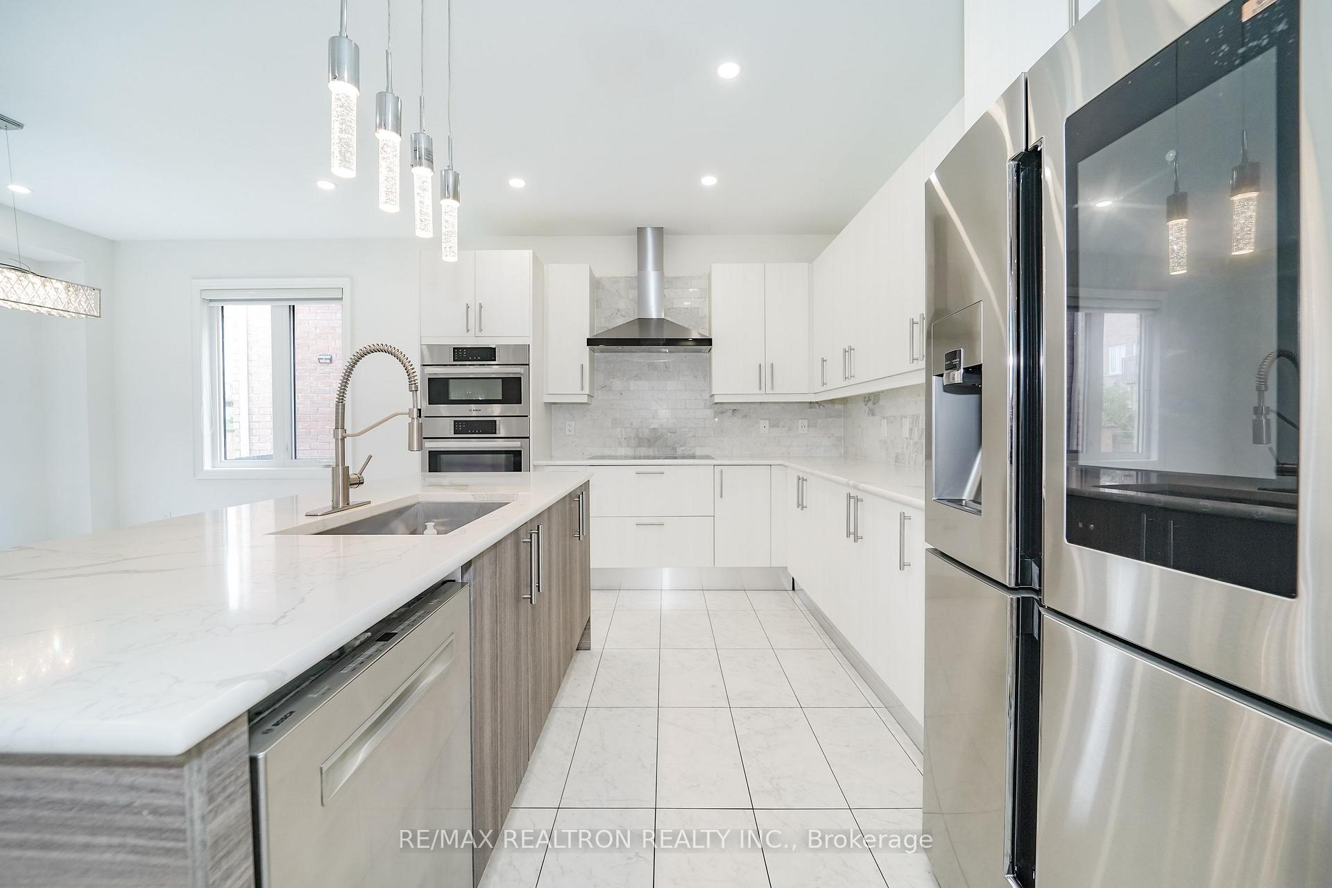 Photo 12 of 219 Lyle Drive, Clarington, Bowmanville — HOMEH