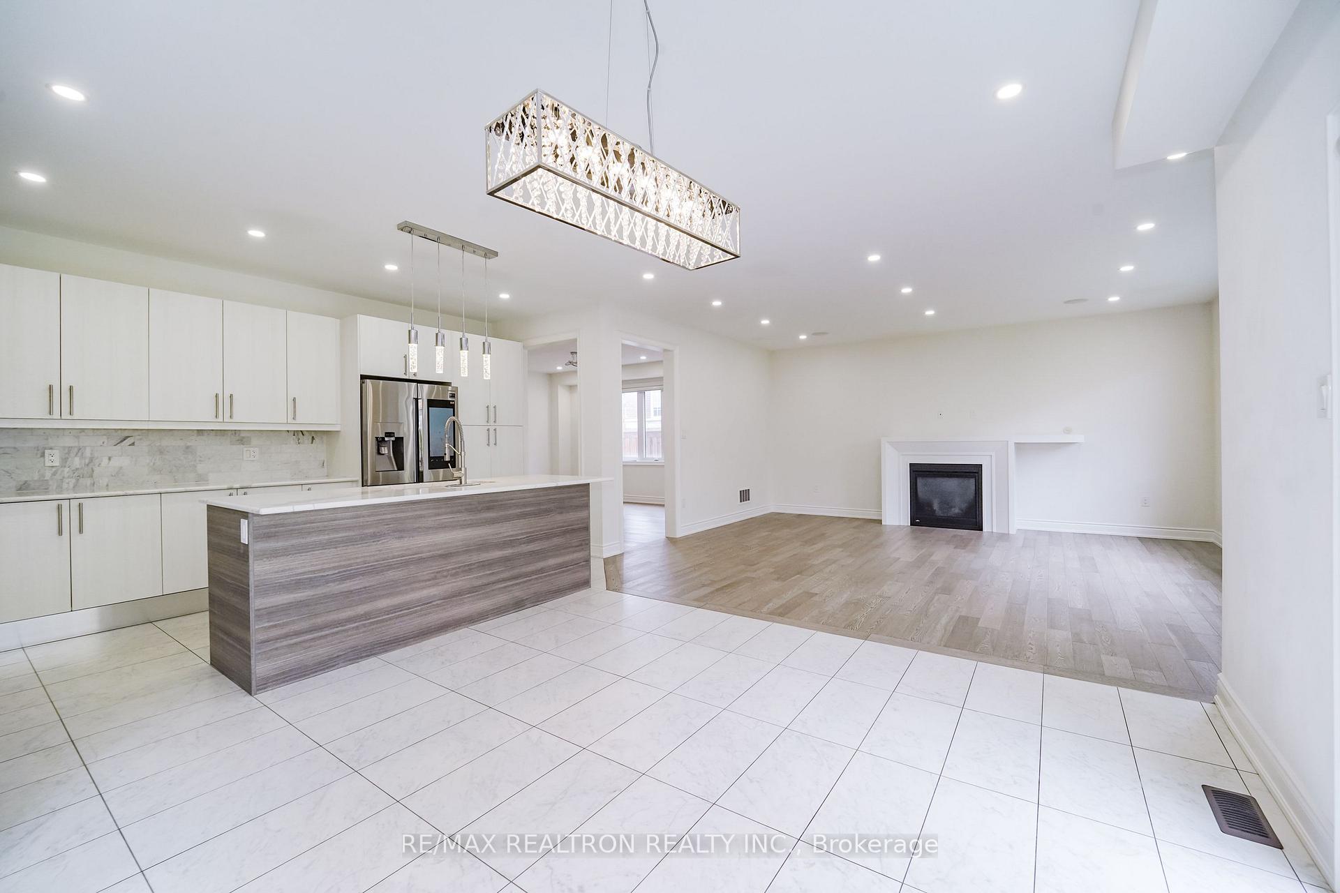 Photo 13 of 219 Lyle Drive, Clarington, Bowmanville — HOMEH