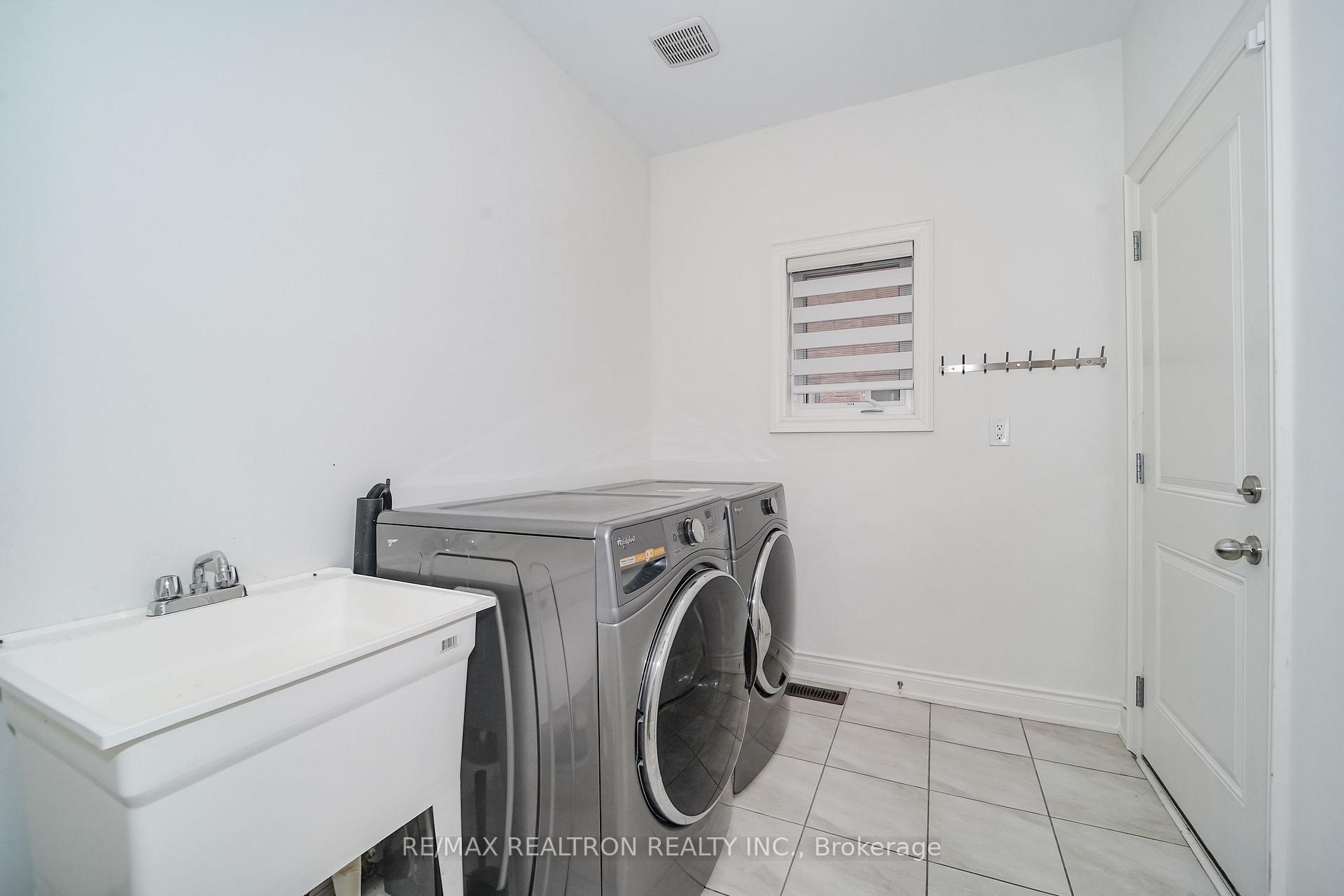 Photo 14 of 219 Lyle Drive, Clarington, Bowmanville — HOMEH