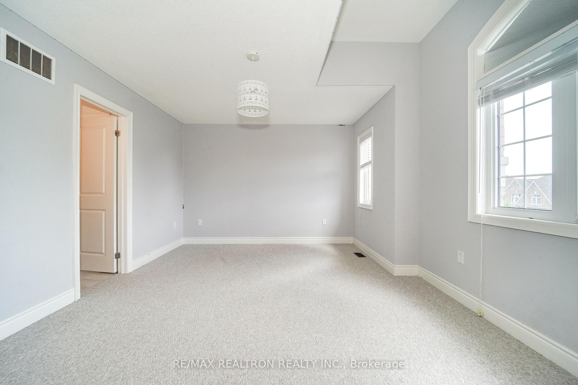 Photo 16 of 219 Lyle Drive, Clarington, Bowmanville — HOMEH