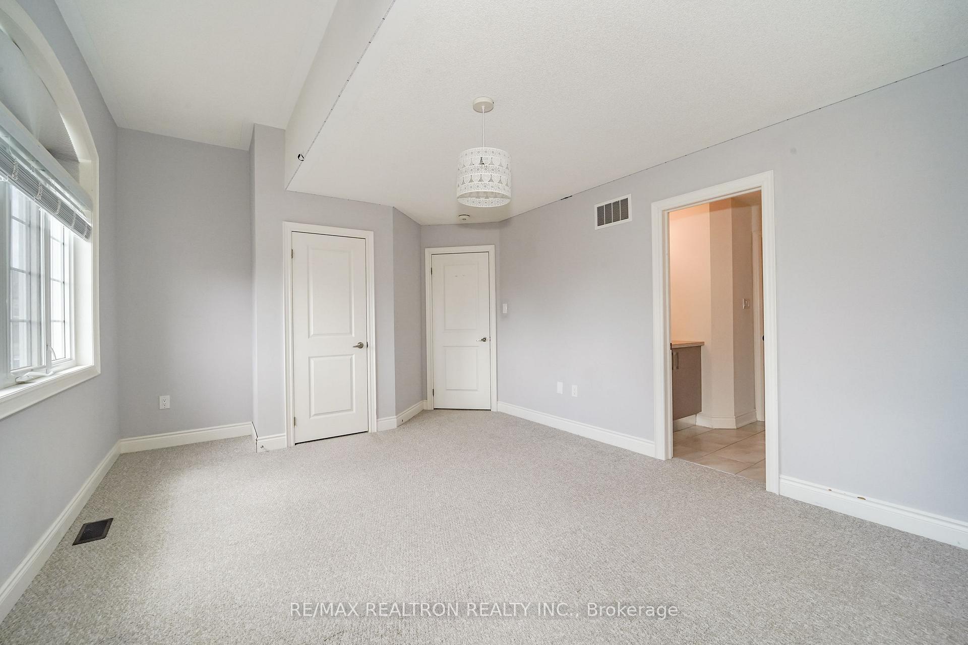 Photo 17 of 219 Lyle Drive, Clarington, Bowmanville — HOMEH