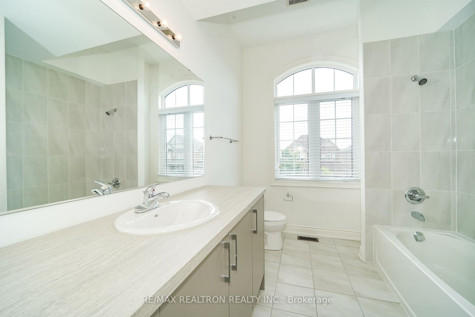 Photo 18 of 219 Lyle Drive, Clarington, Bowmanville — HOMEH