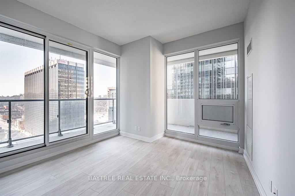 Photo 3 of Unit 4008, 2221 Yonge Street, Toronto, Mount Pleasant West — HOMEH