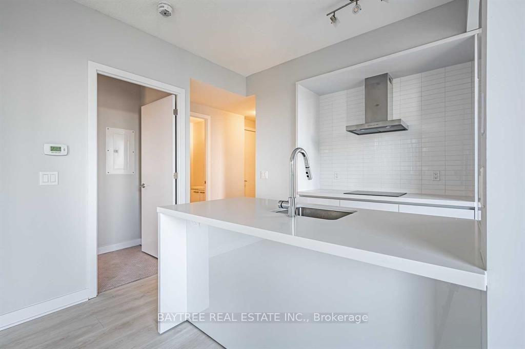 Photo 9 of Unit 4008, 2221 Yonge Street, Toronto, Mount Pleasant West — HOMEH