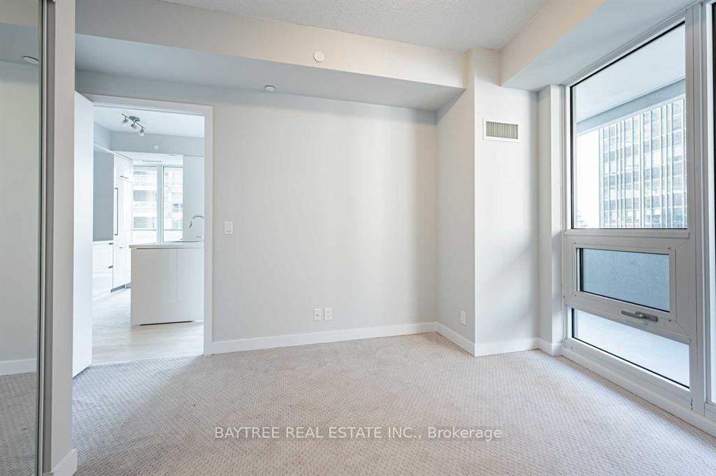 Photo 11 of Unit 4008, 2221 Yonge Street, Toronto, Mount Pleasant West — HOMEH