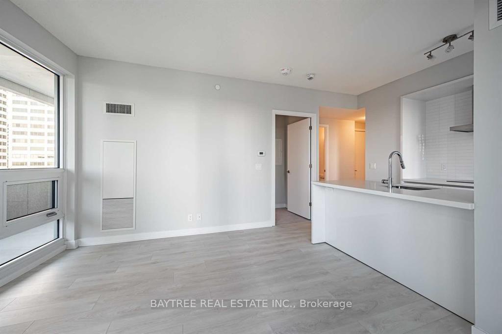 Photo 19 of Unit 4008, 2221 Yonge Street, Toronto, Mount Pleasant West — HOMEH