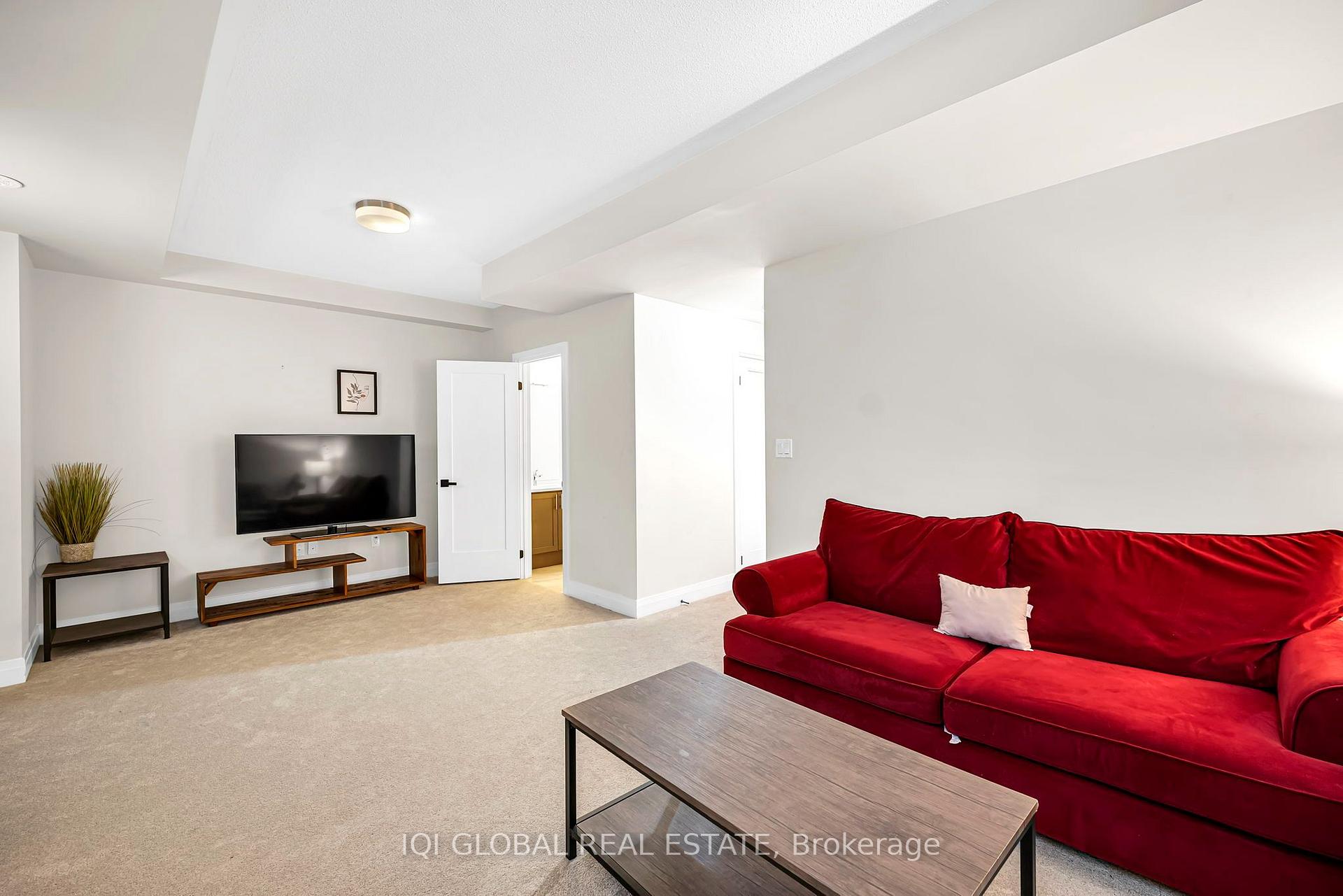 Photo 36 of 66 Settlers Road E, Oakville, Glenorchy — HOMEH