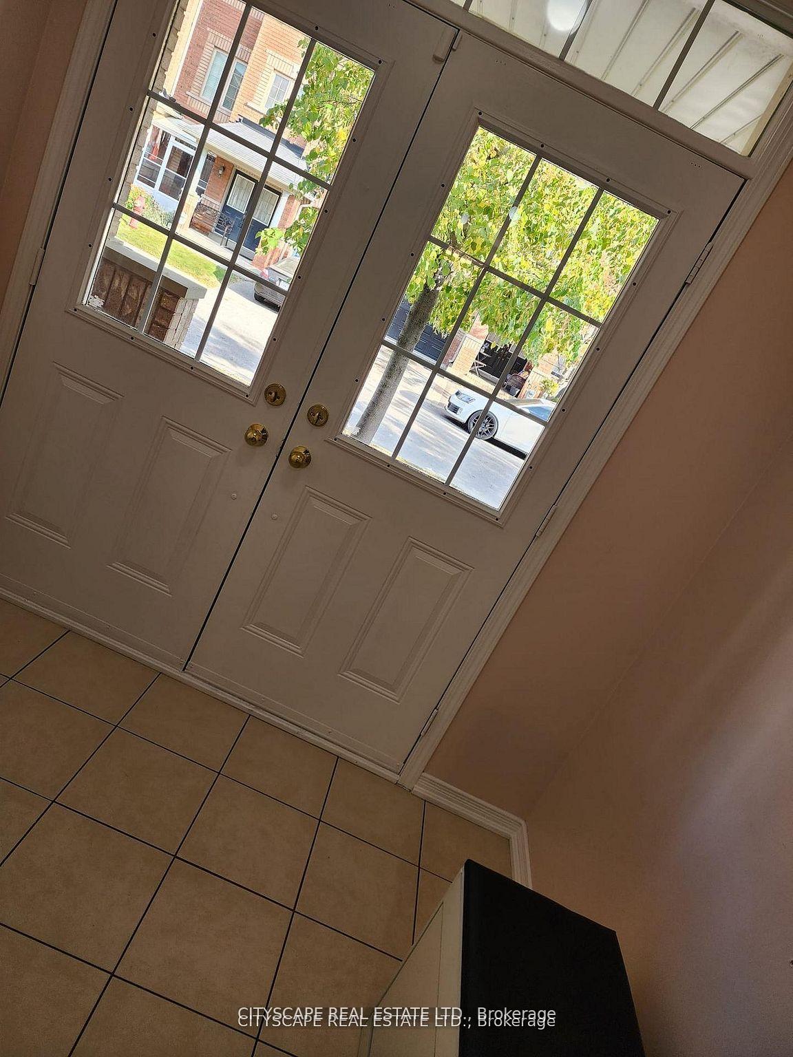 Photo 4 of 94 Unionville Crescent, Brampton, Bram East — HOMEH