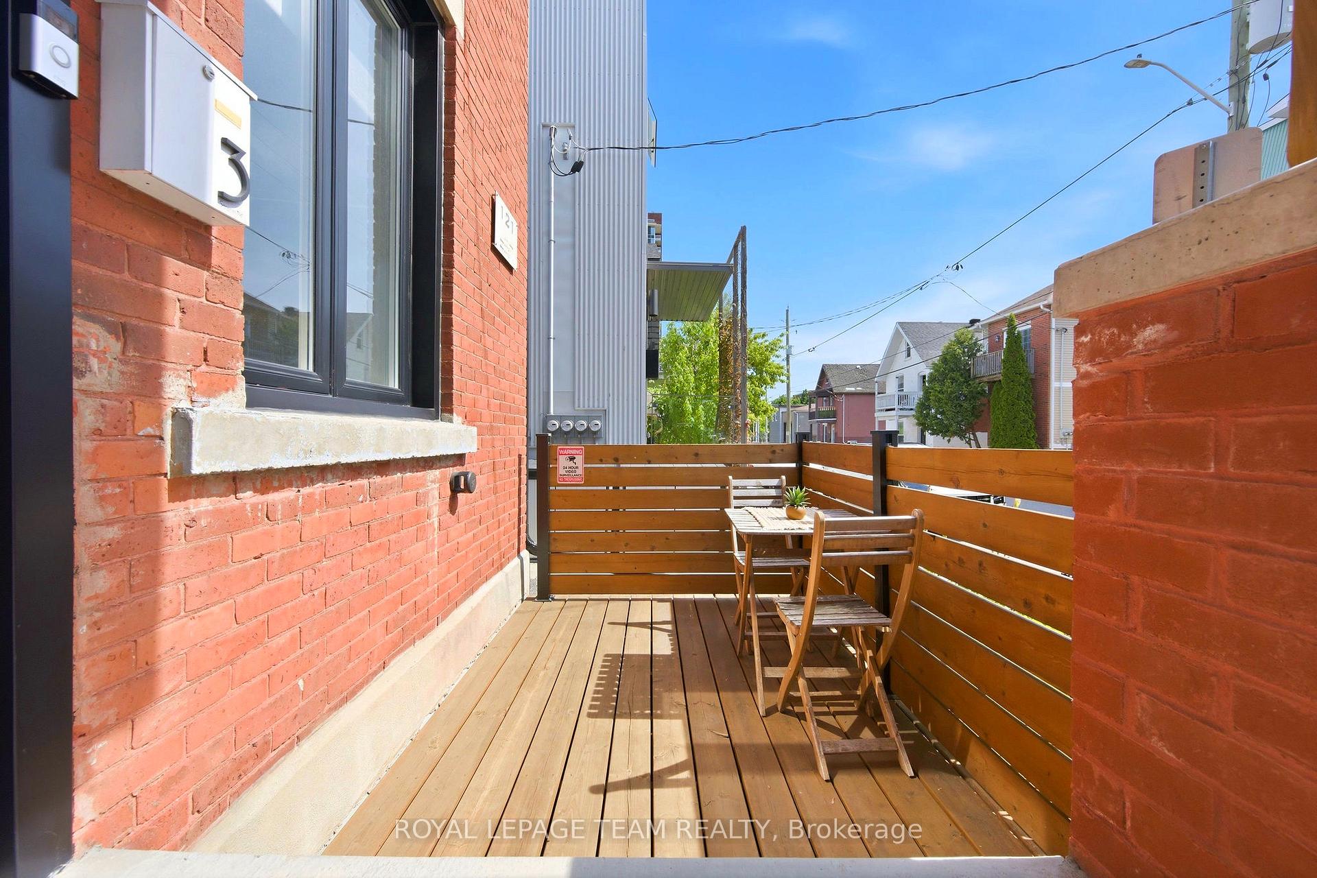 Photo 4 of 121 Carruthers Avenue, Ottawa, Mechanicsville — HOMEH