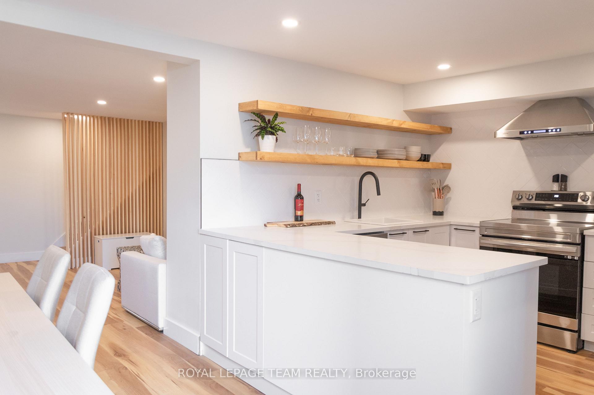 Photo 7 of 121 Carruthers Avenue, Ottawa, Mechanicsville — HOMEH