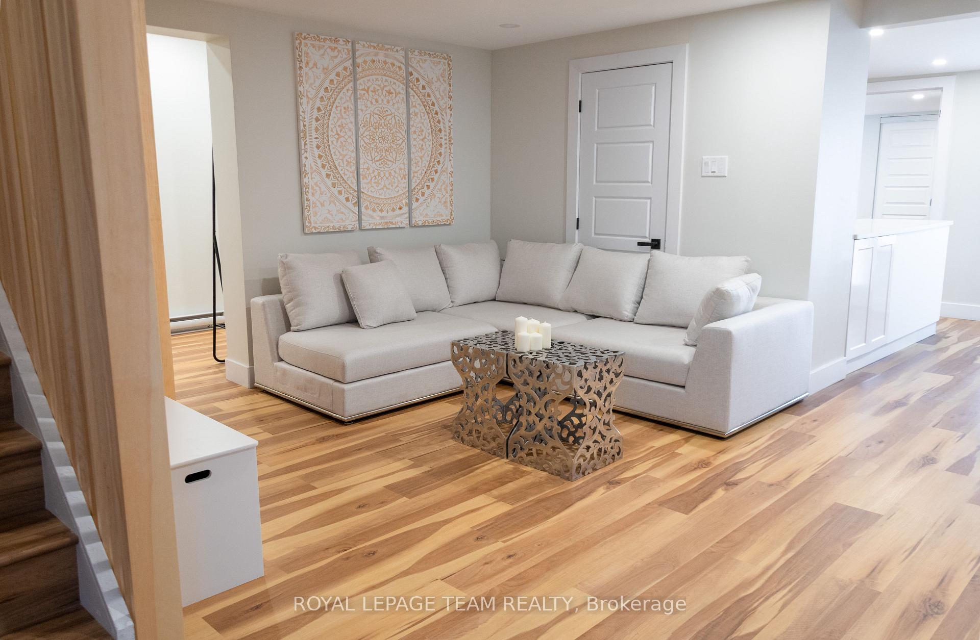 Photo 9 of 121 Carruthers Avenue, Ottawa, Mechanicsville — HOMEH