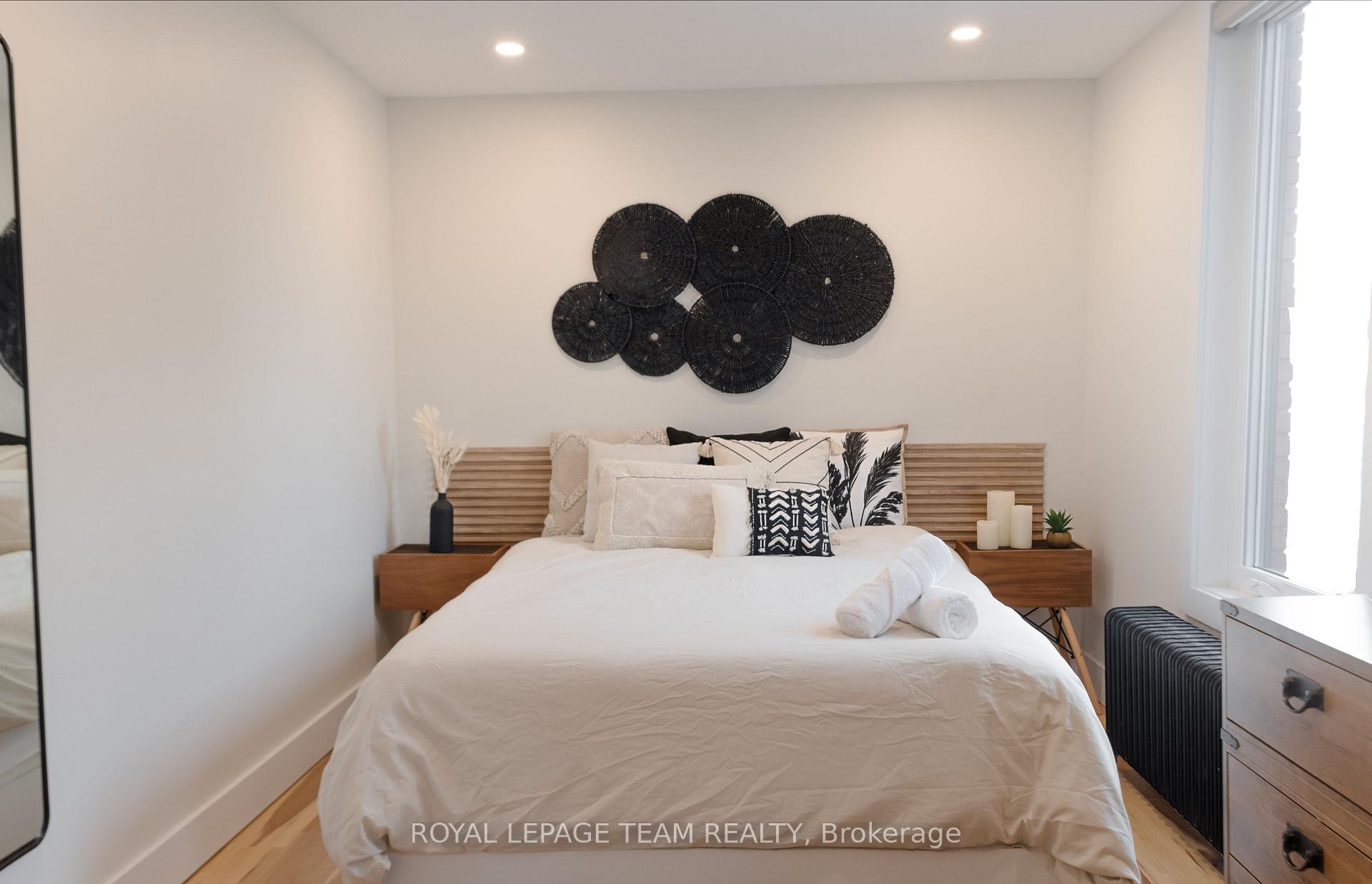 Photo 11 of 121 Carruthers Avenue, Ottawa, Mechanicsville — HOMEH