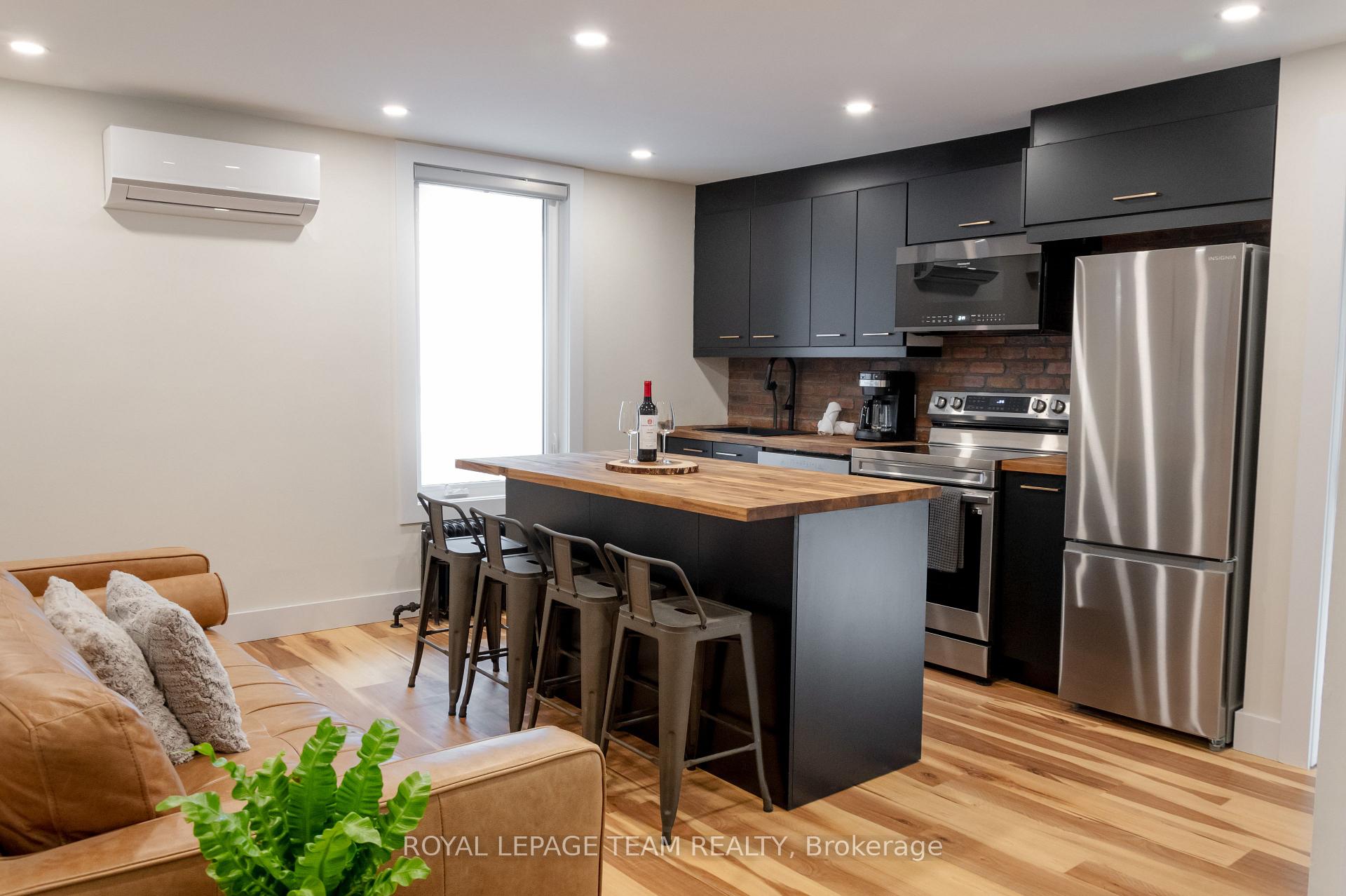 Photo 14 of 121 Carruthers Avenue, Ottawa, Mechanicsville — HOMEH