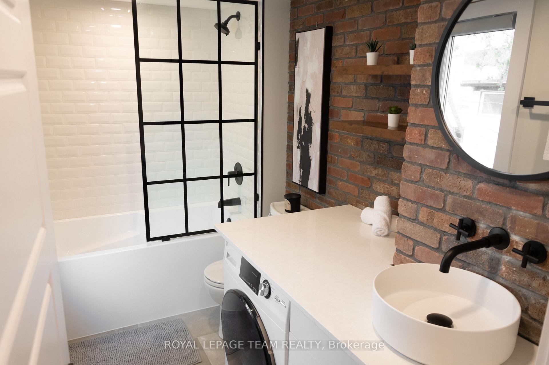 Photo 16 of 121 Carruthers Avenue, Ottawa, Mechanicsville — HOMEH