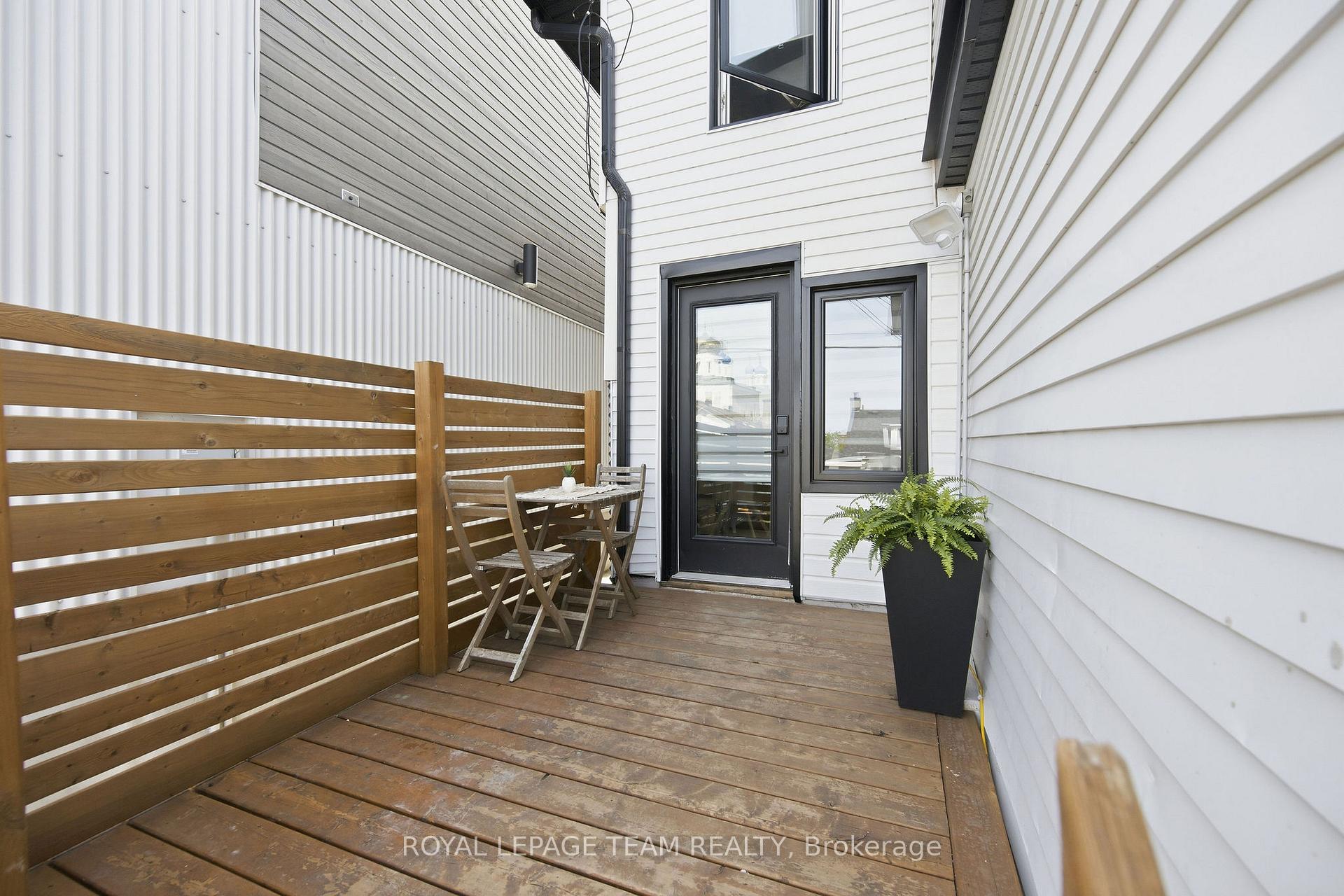 Photo 20 of 121 Carruthers Avenue, Ottawa, Mechanicsville — HOMEH