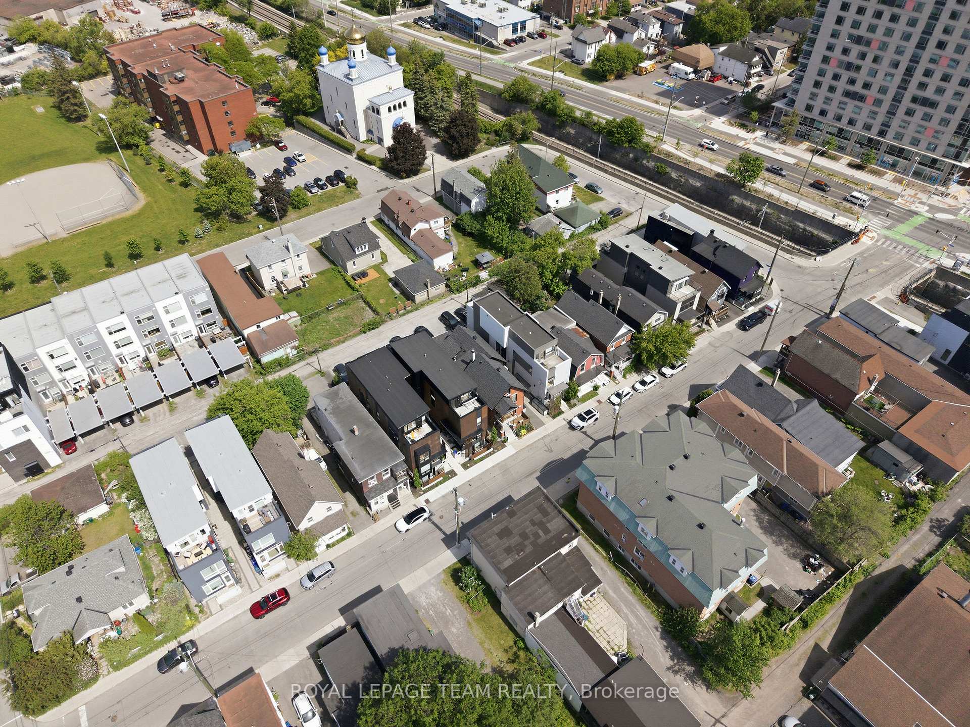 Photo 25 of 121 Carruthers Avenue, Ottawa, Mechanicsville — HOMEH