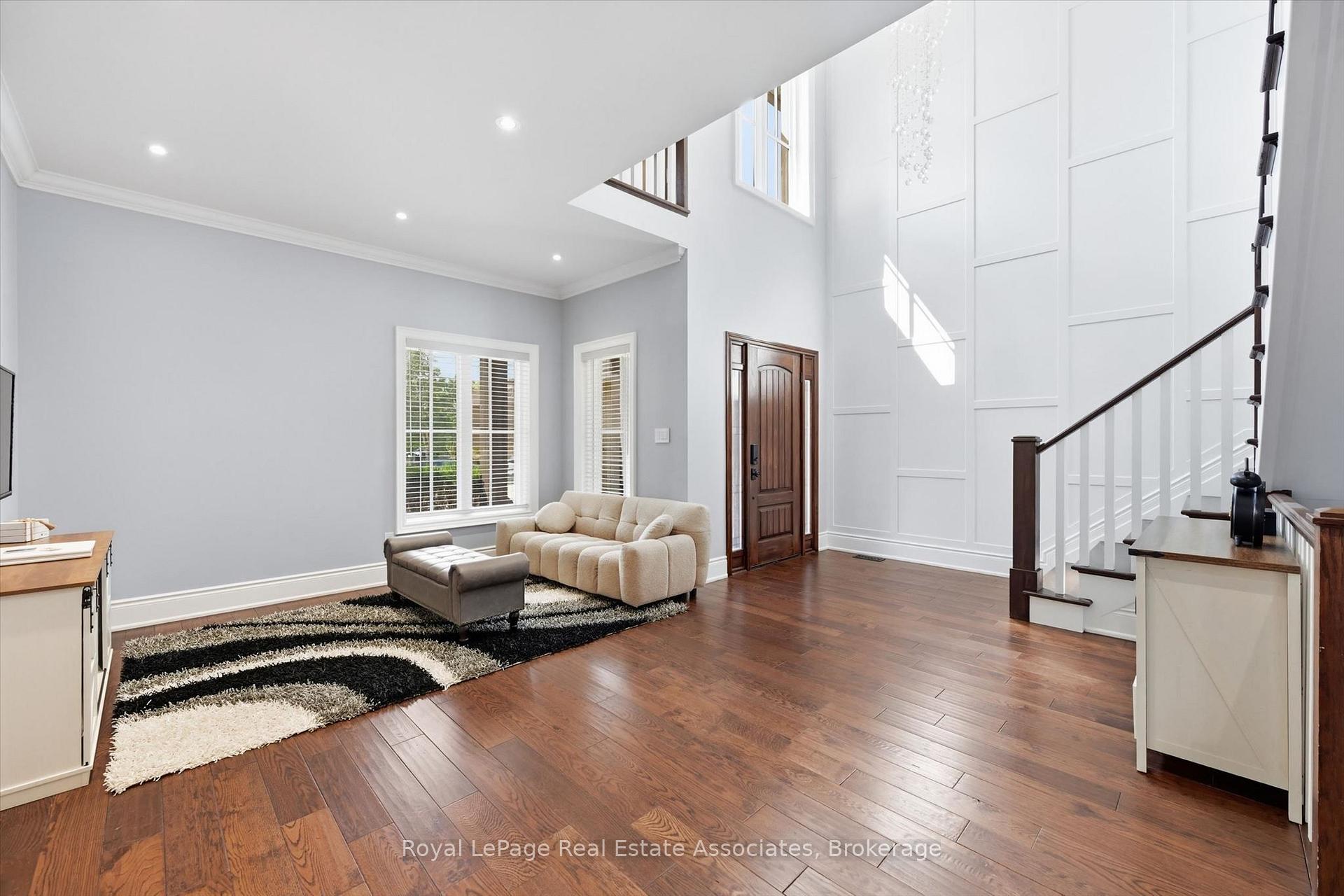 Photo 7 of 2312 Ridgeview Court, Burlington, Rose — HOMEH