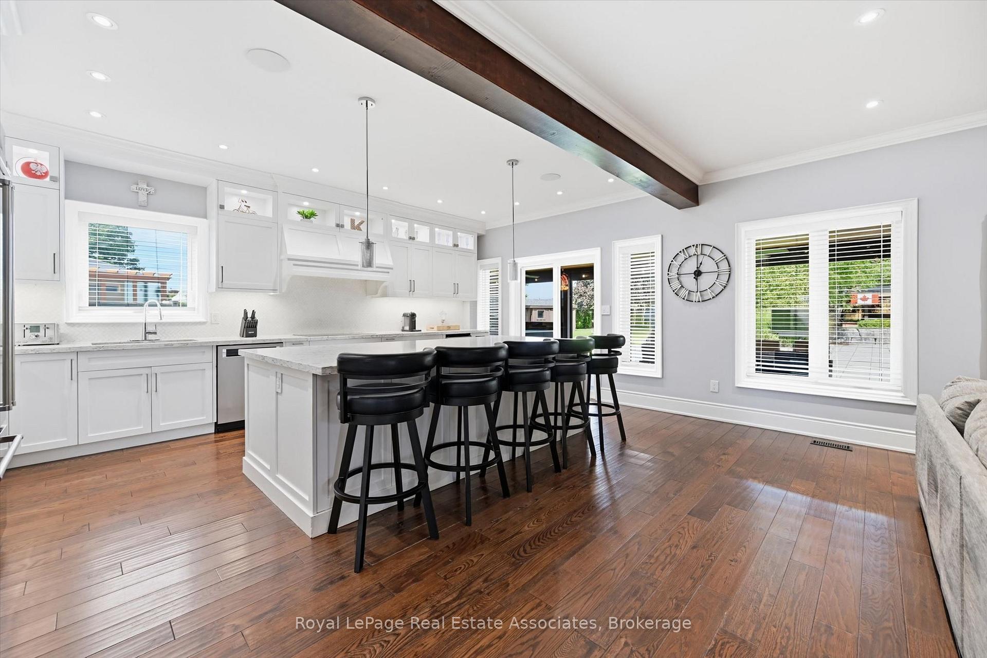 Photo 12 of 2312 Ridgeview Court, Burlington, Rose — HOMEH