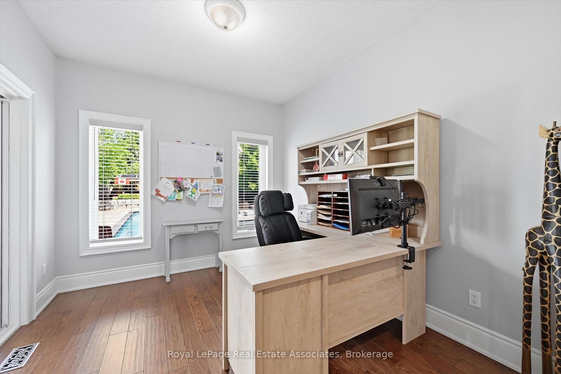 Photo 18 of 2312 Ridgeview Court, Burlington, Rose — HOMEH