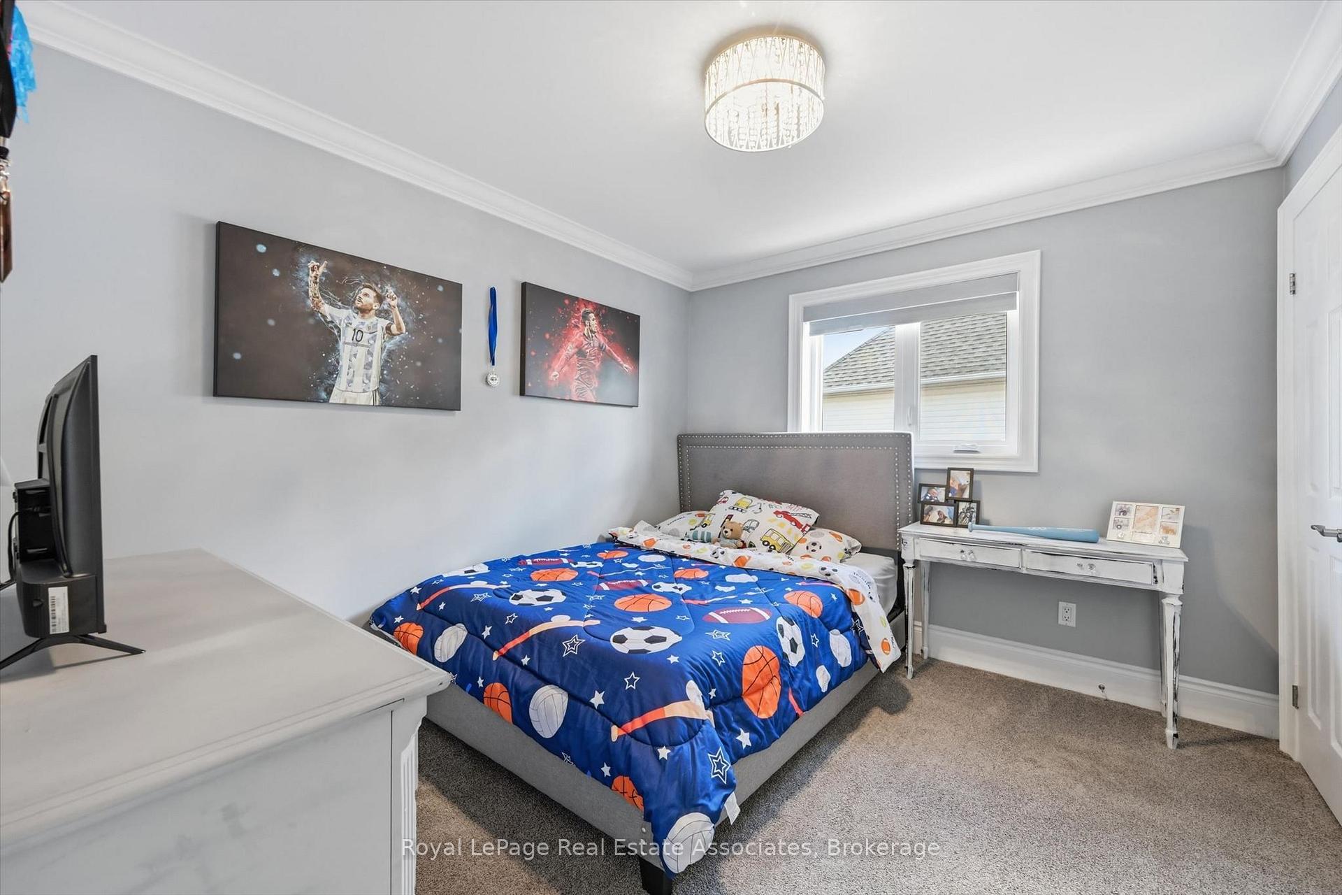 Photo 24 of 2312 Ridgeview Court, Burlington, Rose — HOMEH