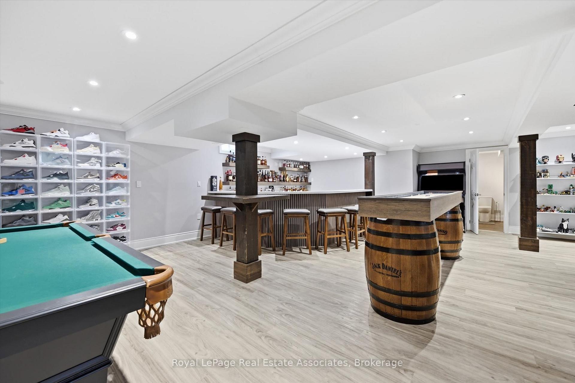 Photo 33 of 2312 Ridgeview Court, Burlington, Rose — HOMEH